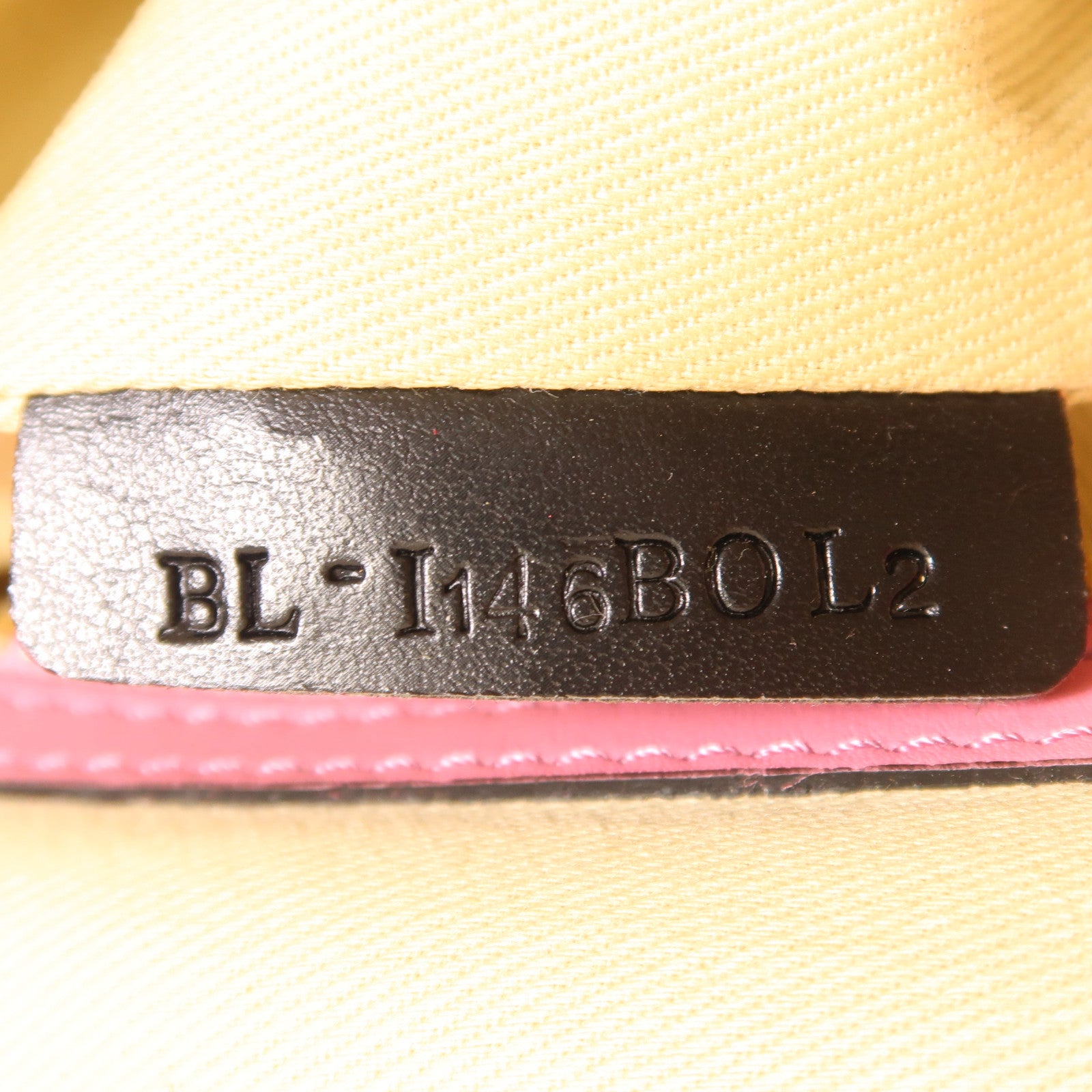 Valentino 【激減優惠】牛皮皮革Clutch金扣手拿包粉紅色