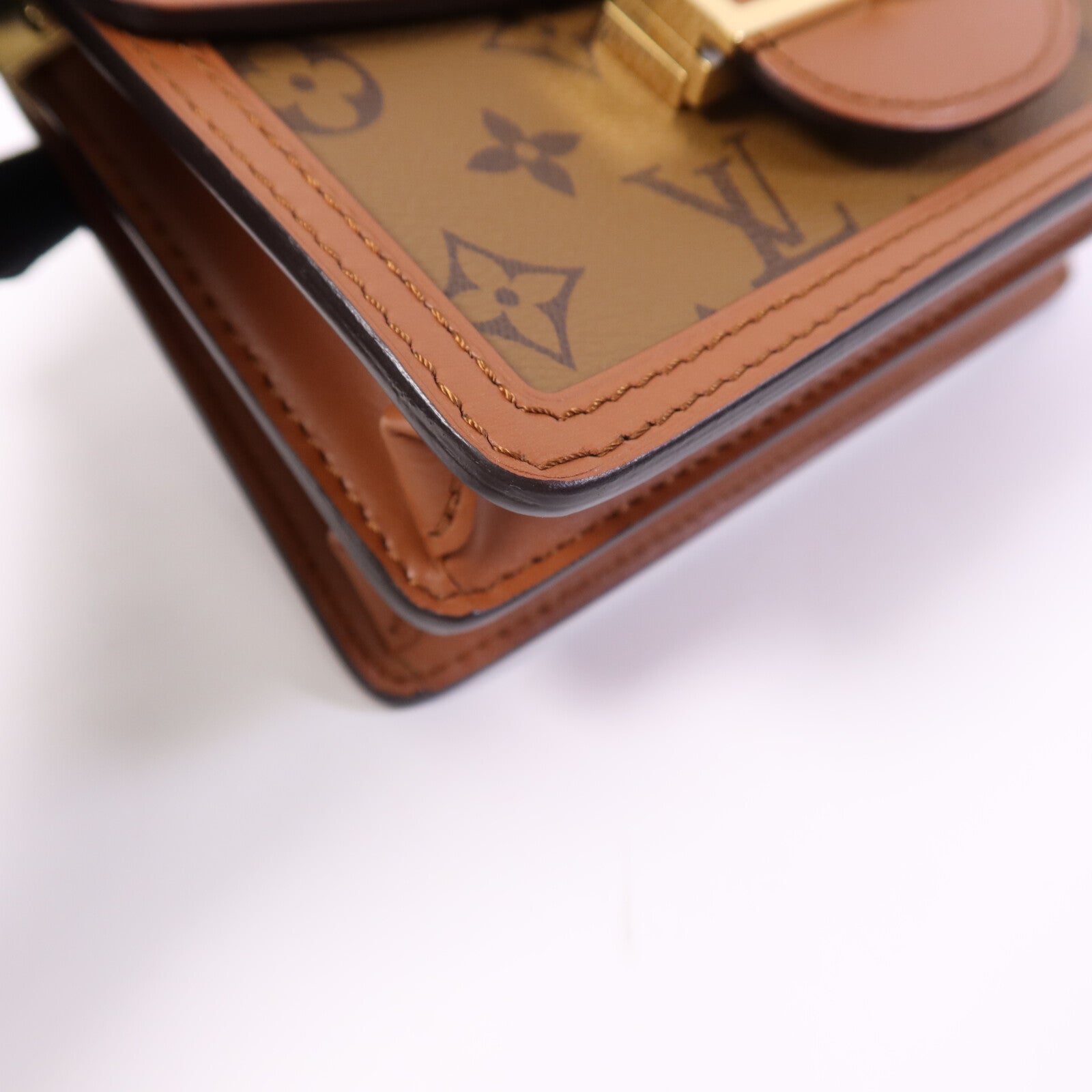 LOUIS VUITTON Monogram Reverse Mini Dauphine金扣肩背袋