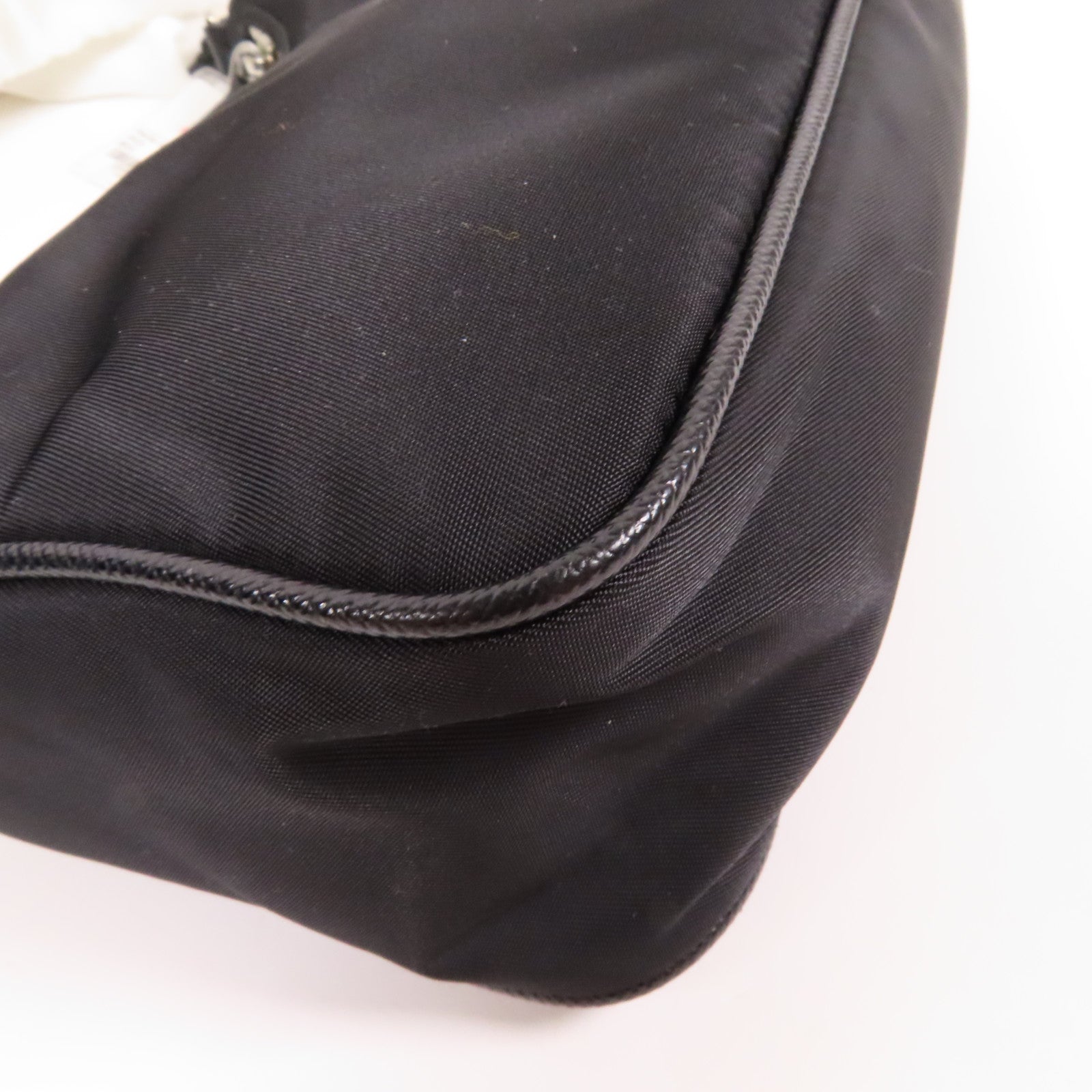PRADA 尼龍/皮革Handbag銀扣手挽袋黑色