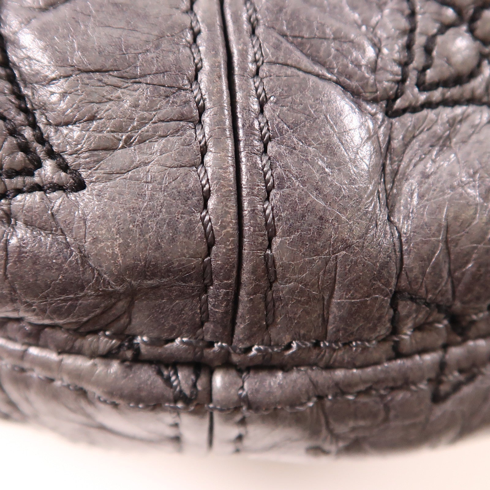 LOUIS VUITTON 羊皮皮革Nimbus Olype PM金扣手挽袋