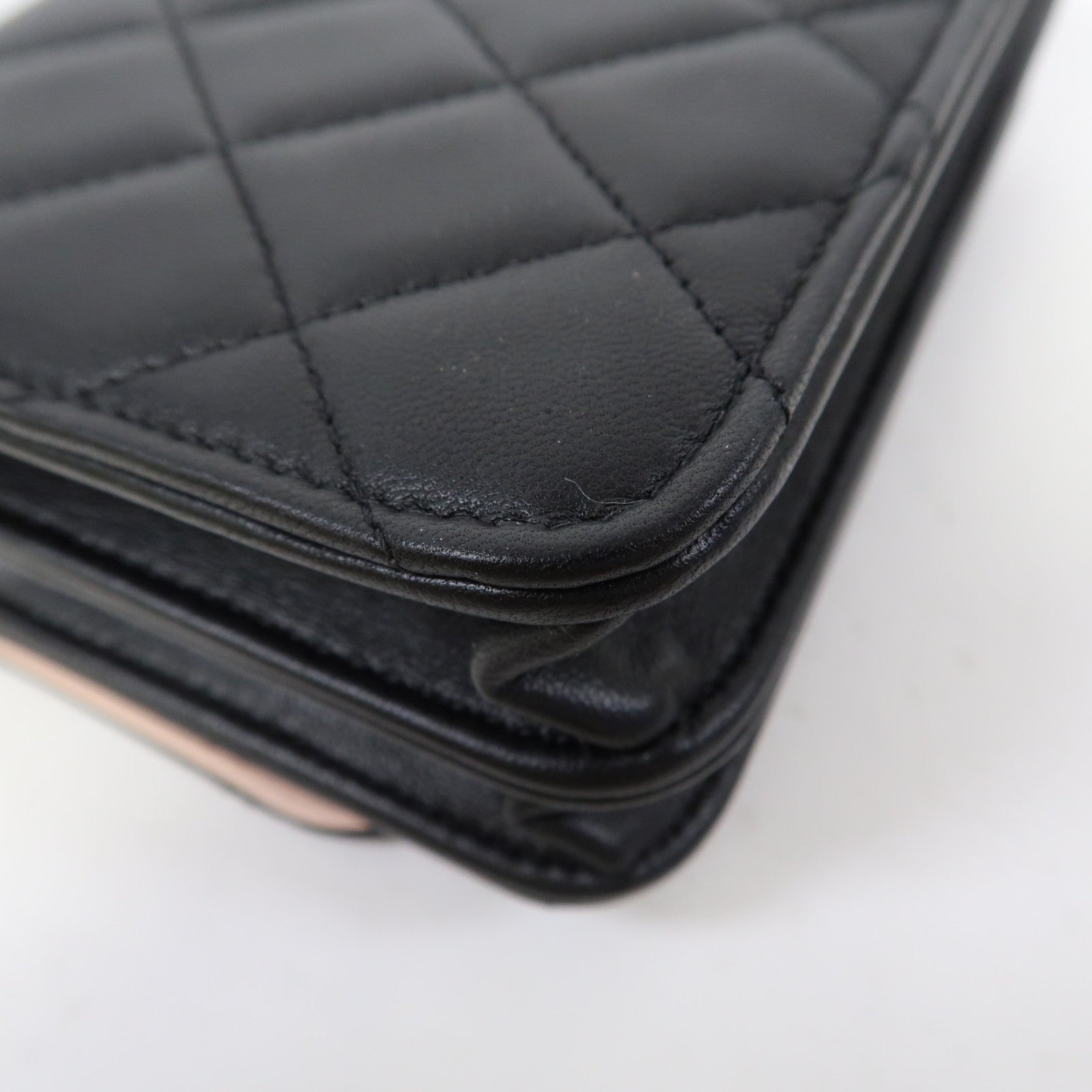 CHANEL 菱格羊皮皮革Mini Wallet On Chain金扣鏈帶肩背袋黑色/粉紅色