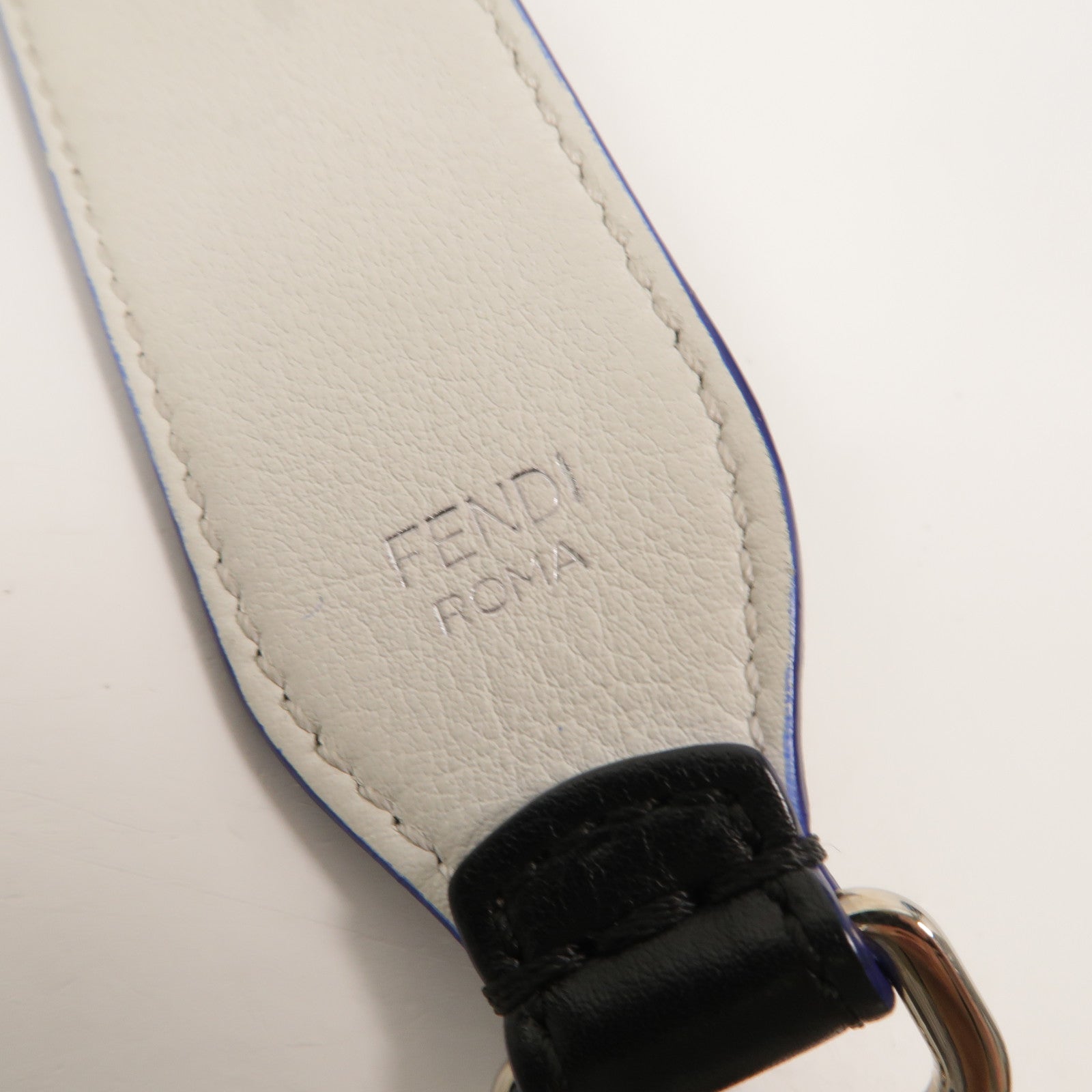 FENDI 牛皮皮革Strap You Shoulder Strap肩背帶