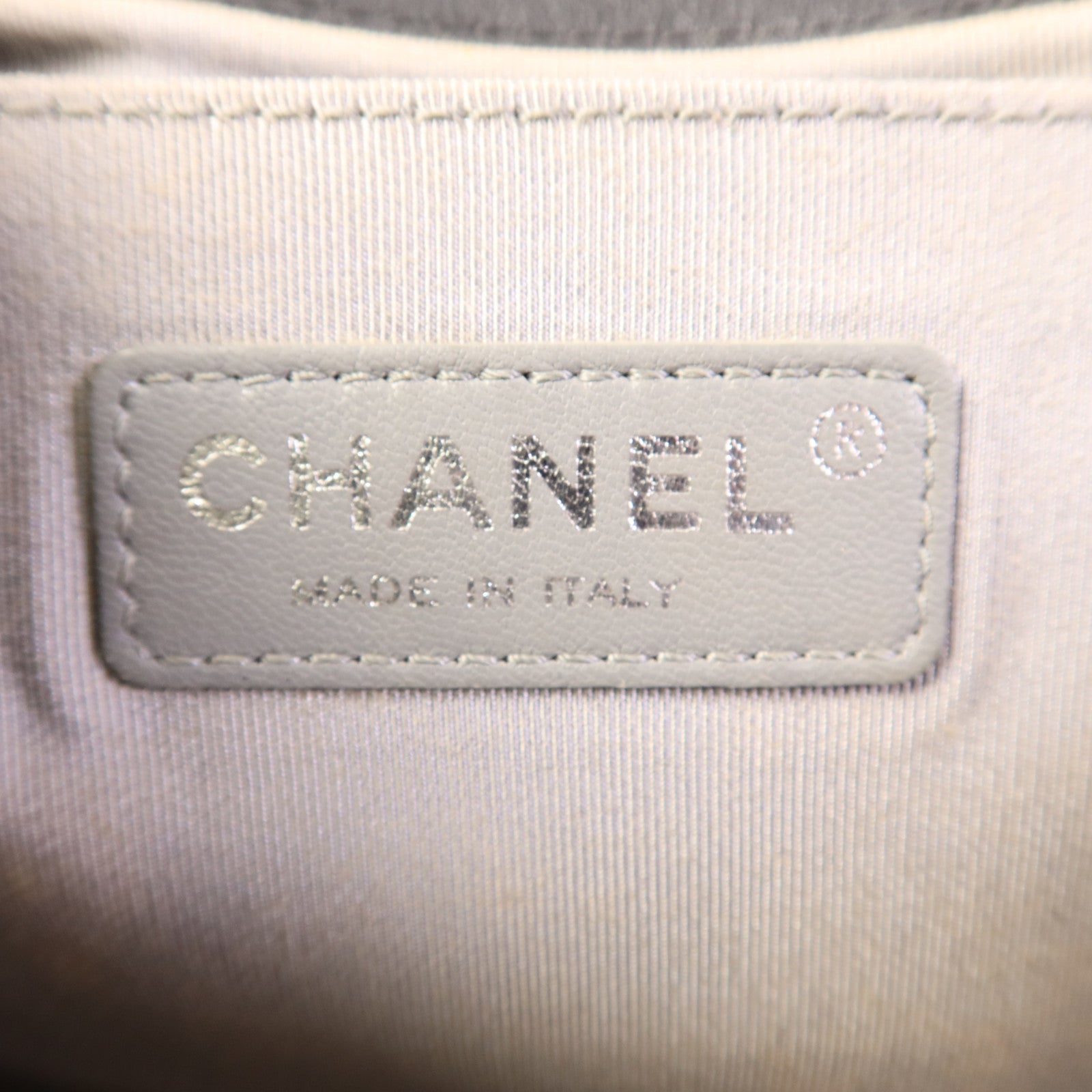 CHANEL 羊皮皮革Boy 25銀扣鏈帶肩背袋