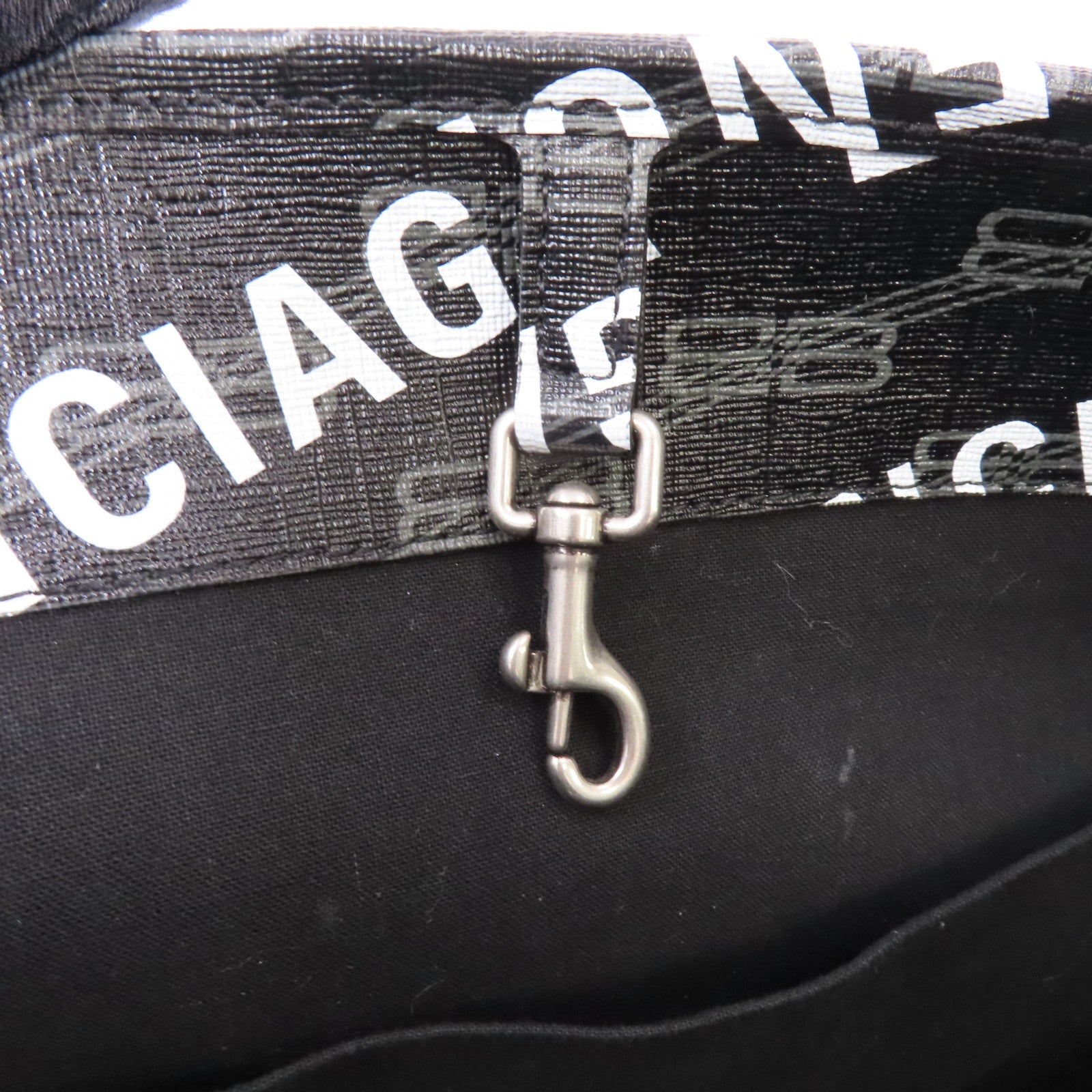 BALENCIAGA 塗層帆布Balenciaga Signature銀扣手挽袋黑色/白色