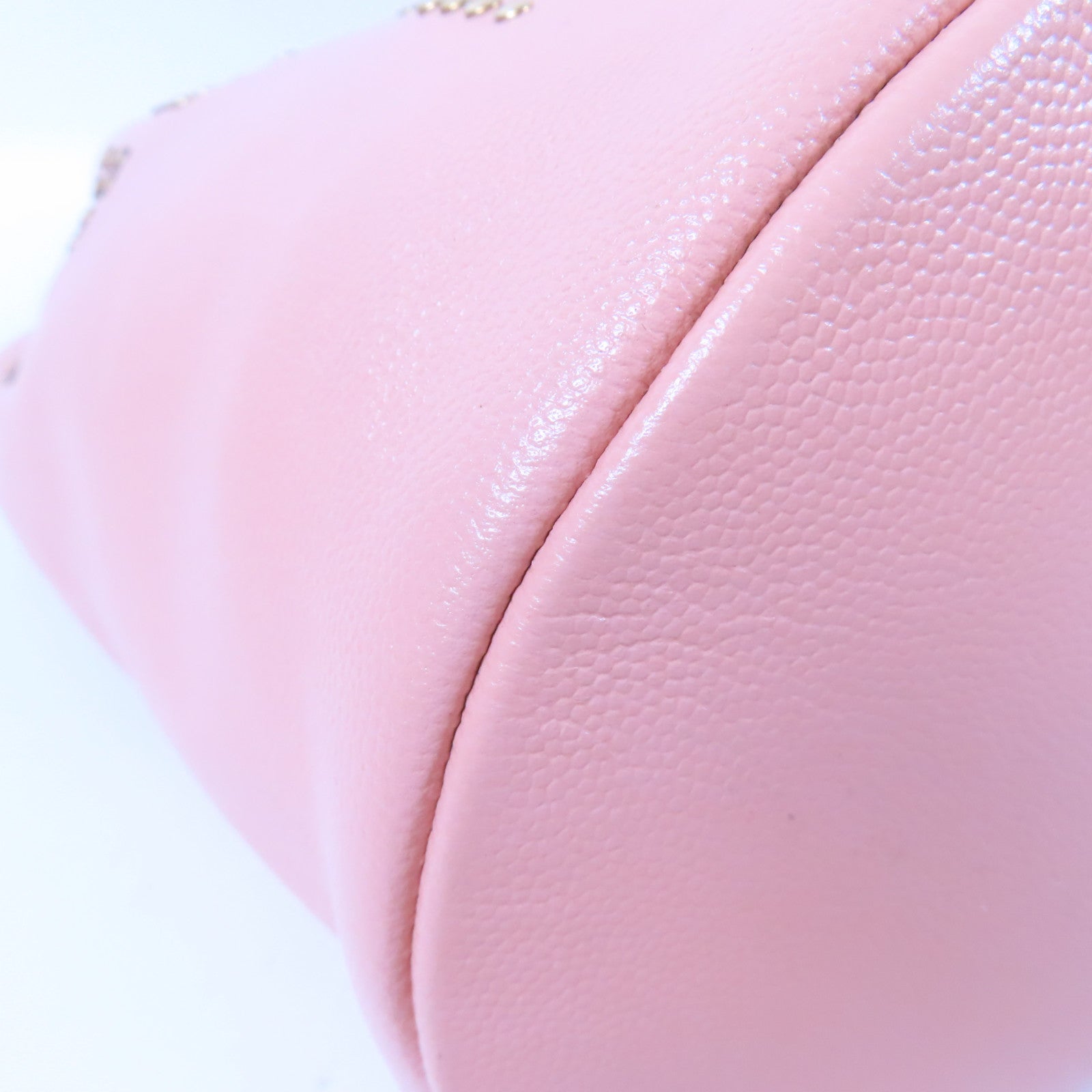 CHANEL Caviar皮革Deauville Drawstring Bucket金扣鏈帶肩背袋粉紅色