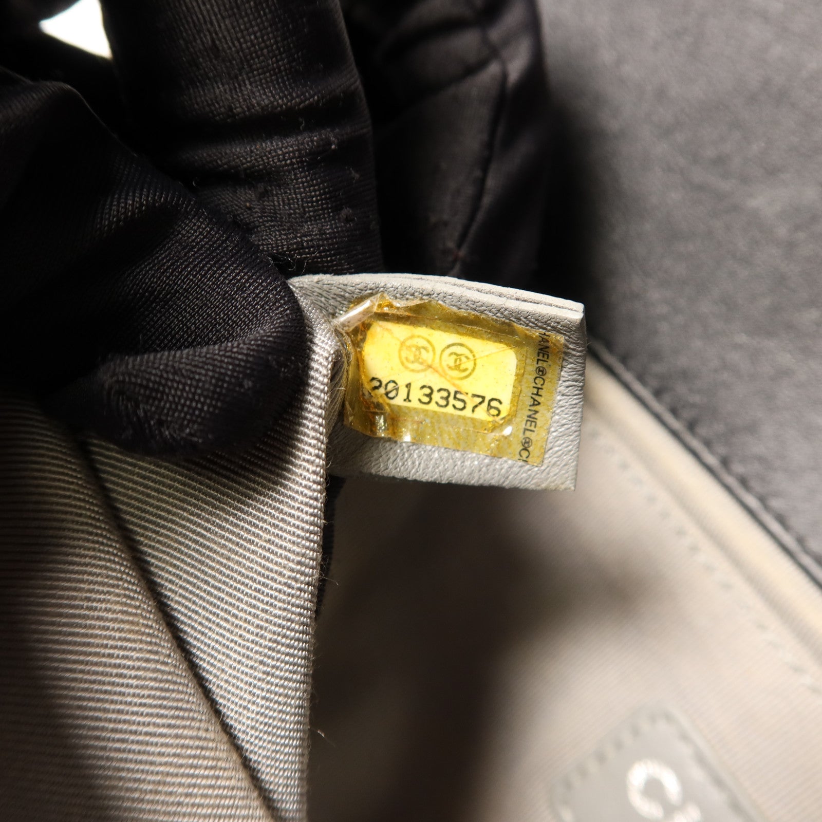 CHANEL 羊皮皮革Boy 25銀扣鏈帶肩背袋