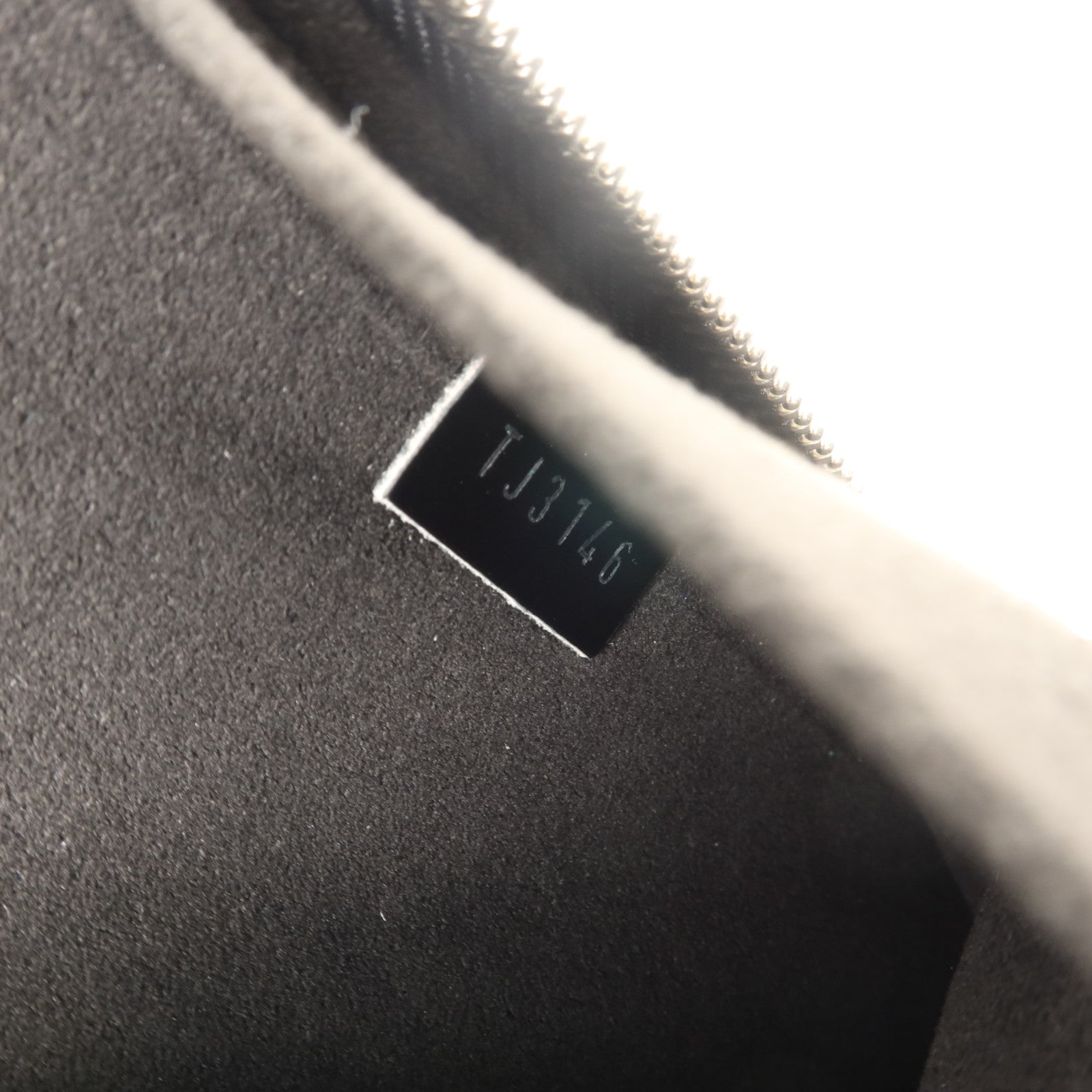 LOUIS VUITTON 牛皮皮革Nomade Pochette Jour PM銀扣手拿包
