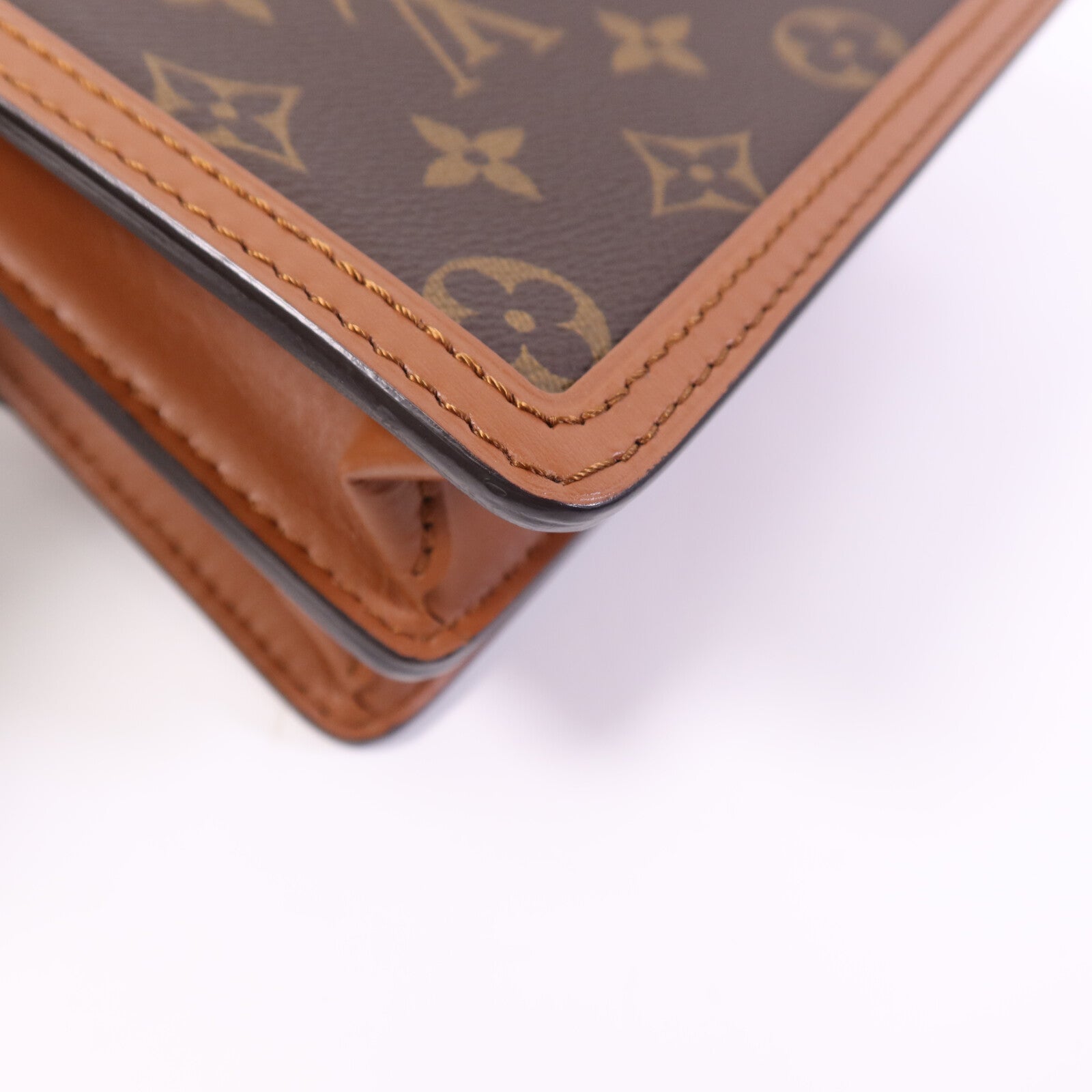 LOUIS VUITTON Monogram Reverse Mini Dauphine金扣肩背袋