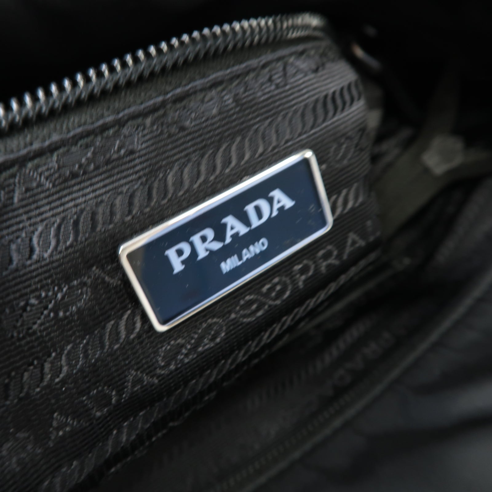 PRADA 【激減優惠】尼龍/皮革2 Way Shoulder銀扣手挽肩背兩用袋黑色