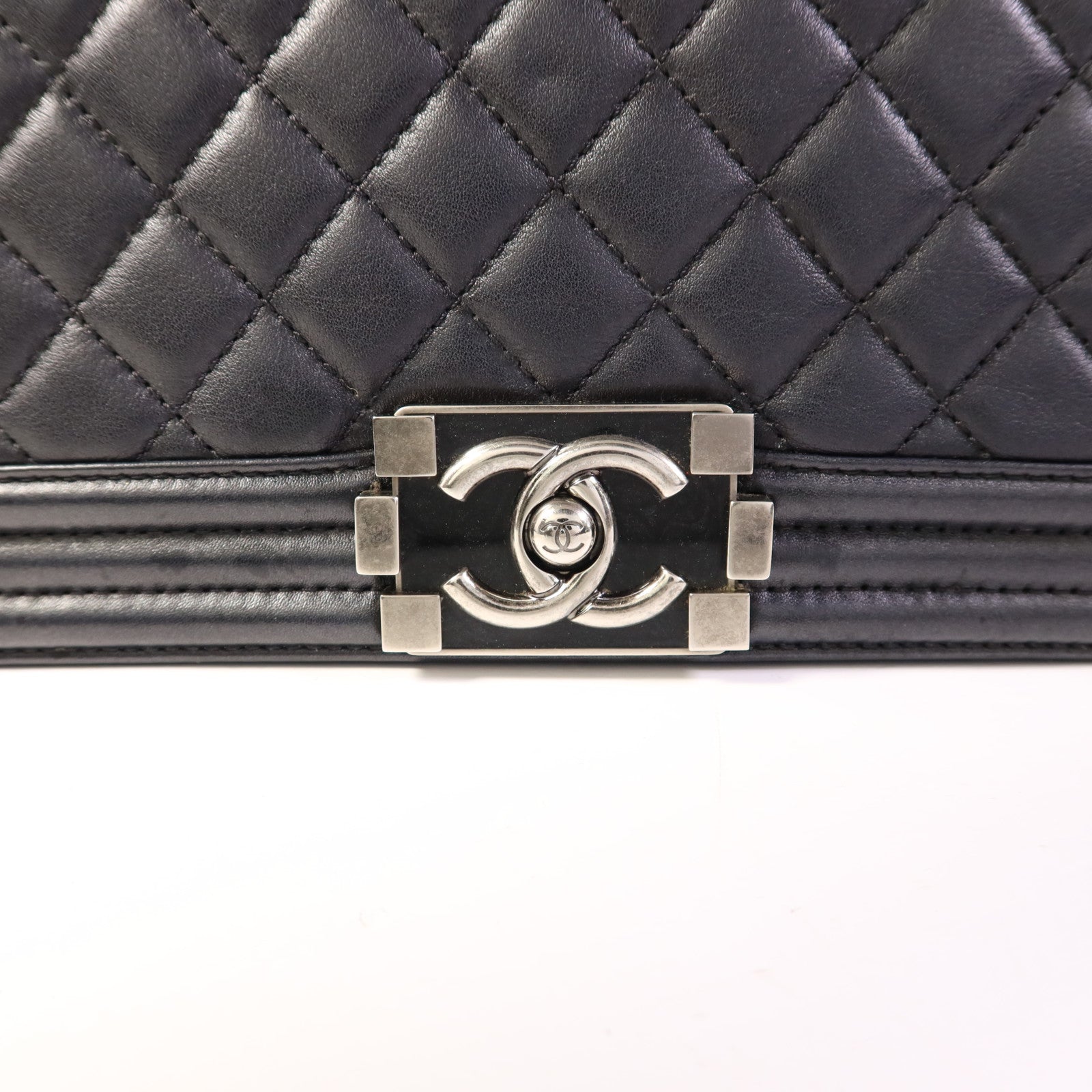 CHANEL 羊皮皮革Boy 25銀扣鏈帶肩背袋