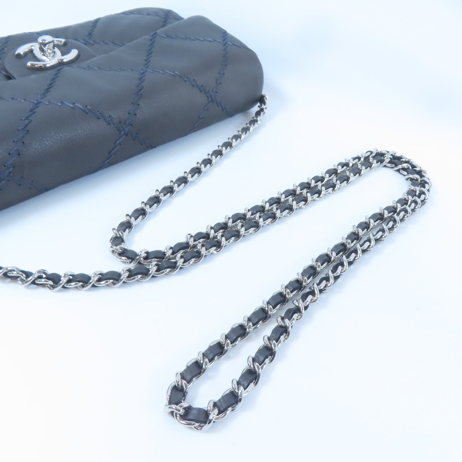 CHANEL 菱格牛皮皮革Chain Shoulder銀扣鏈帶肩背袋灰色