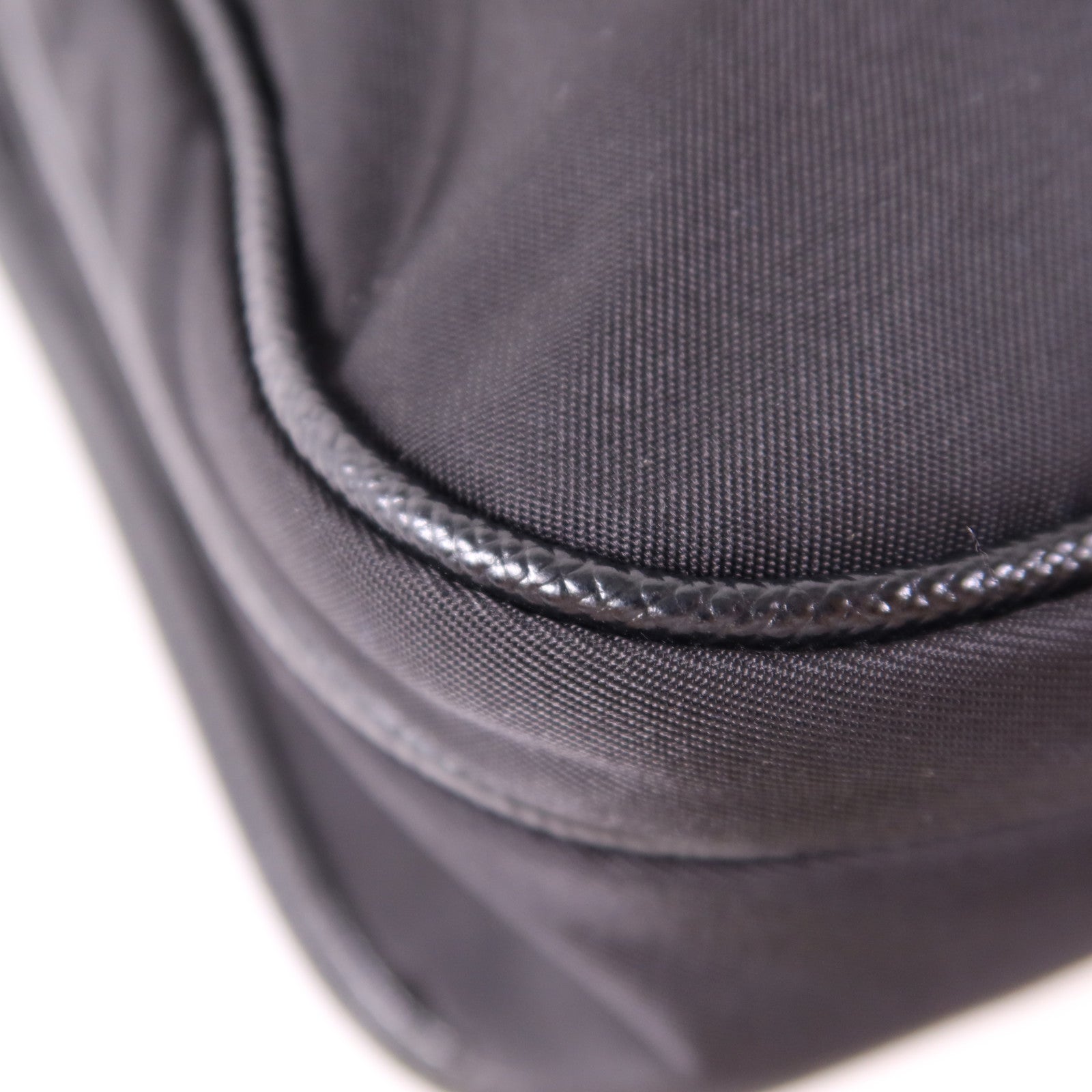 PRADA 尼龍Shoulder Bag銀扣肩背袋