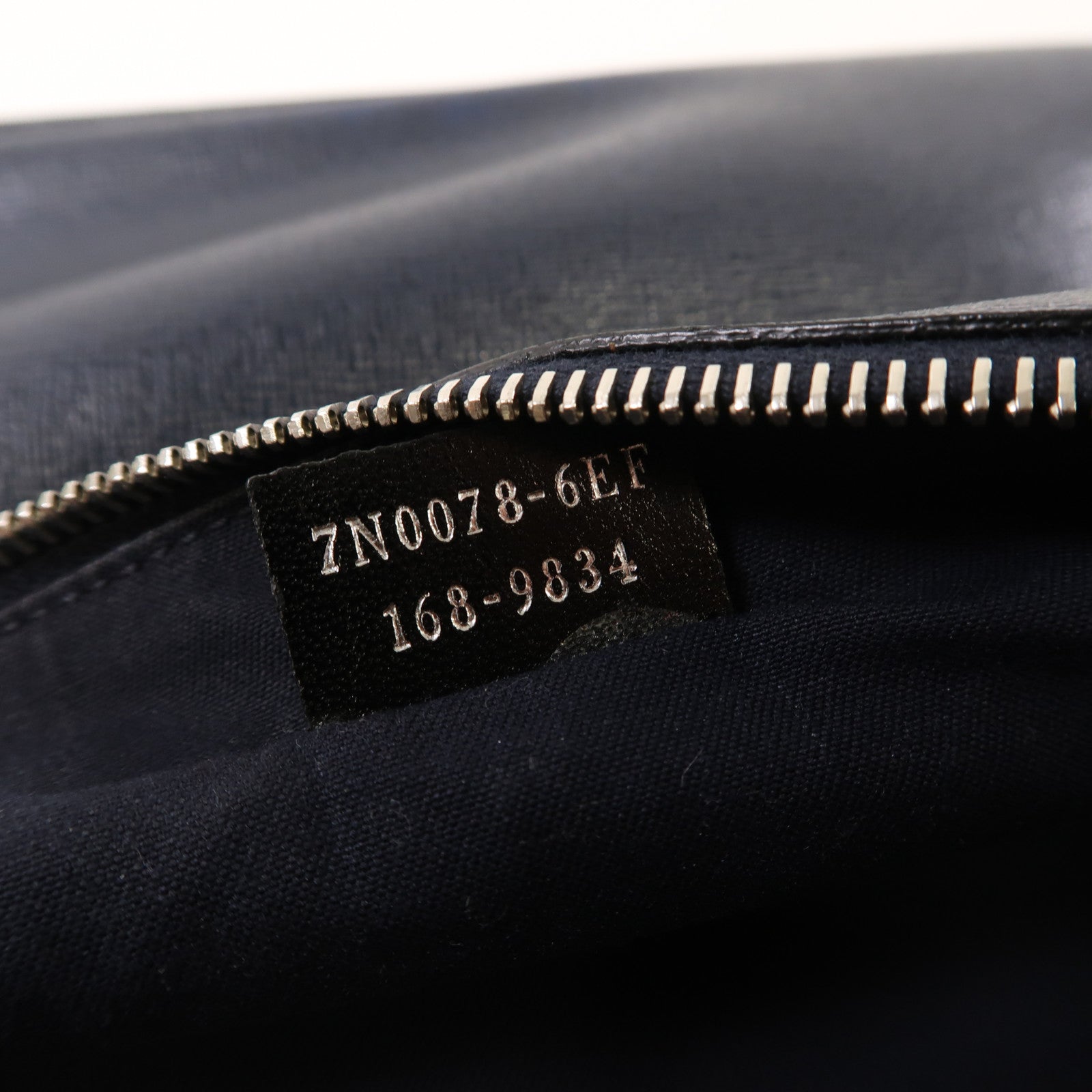 FENDI 【激減優惠】牛皮皮革Monster Clutch Bag銀扣手拿包藍色/紅色/銀色