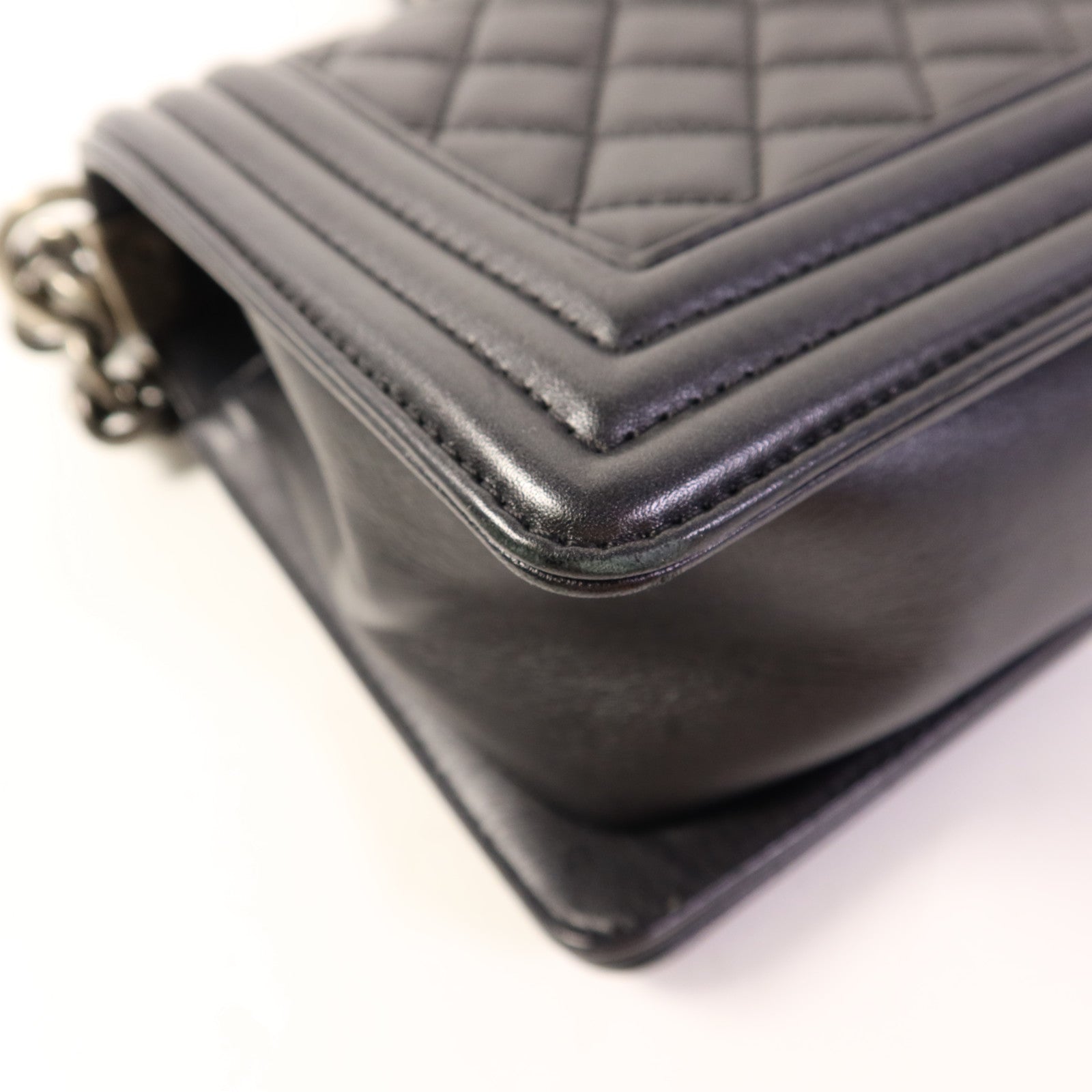 CHANEL 羊皮皮革Boy 25銀扣鏈帶肩背袋