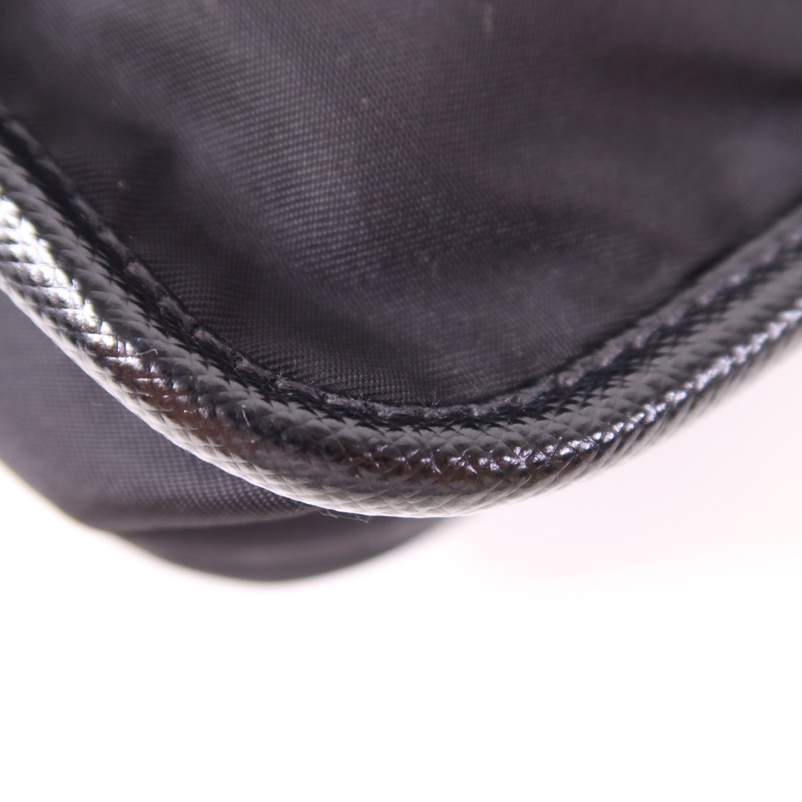 PRADA 尼龍Shoulder Bag銀扣肩背袋