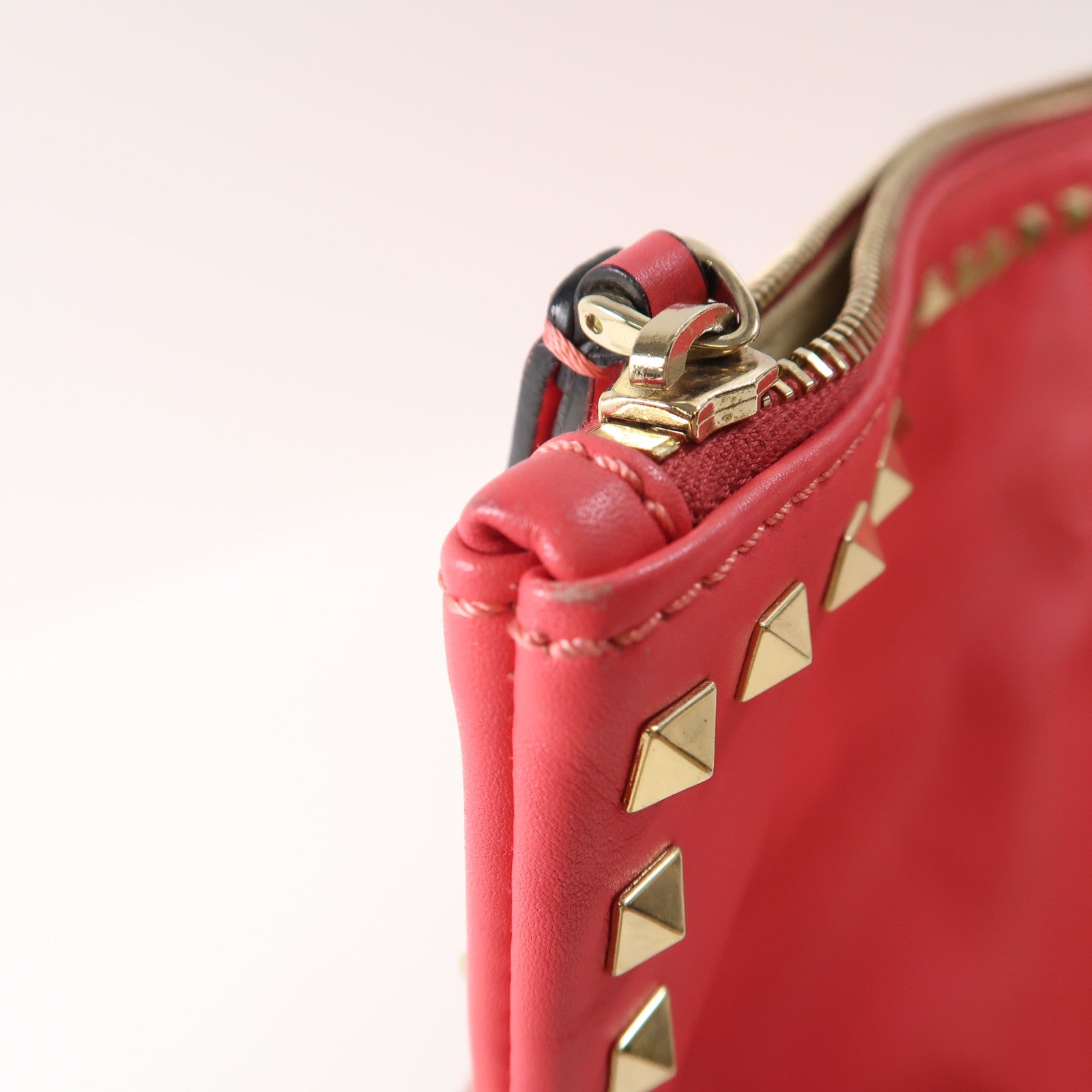 Valentino 皮革Pouch金扣手拿包粉紅色