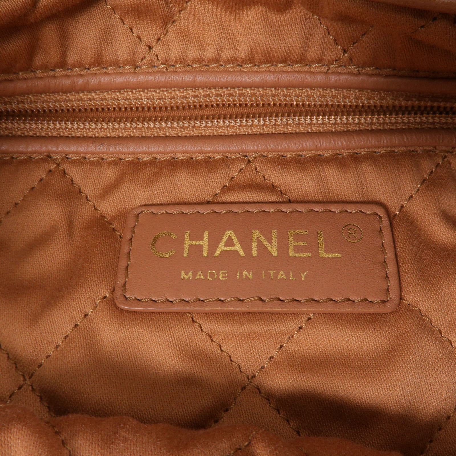 CHANEL 羊皮皮革Chanel 22 Backpack背包