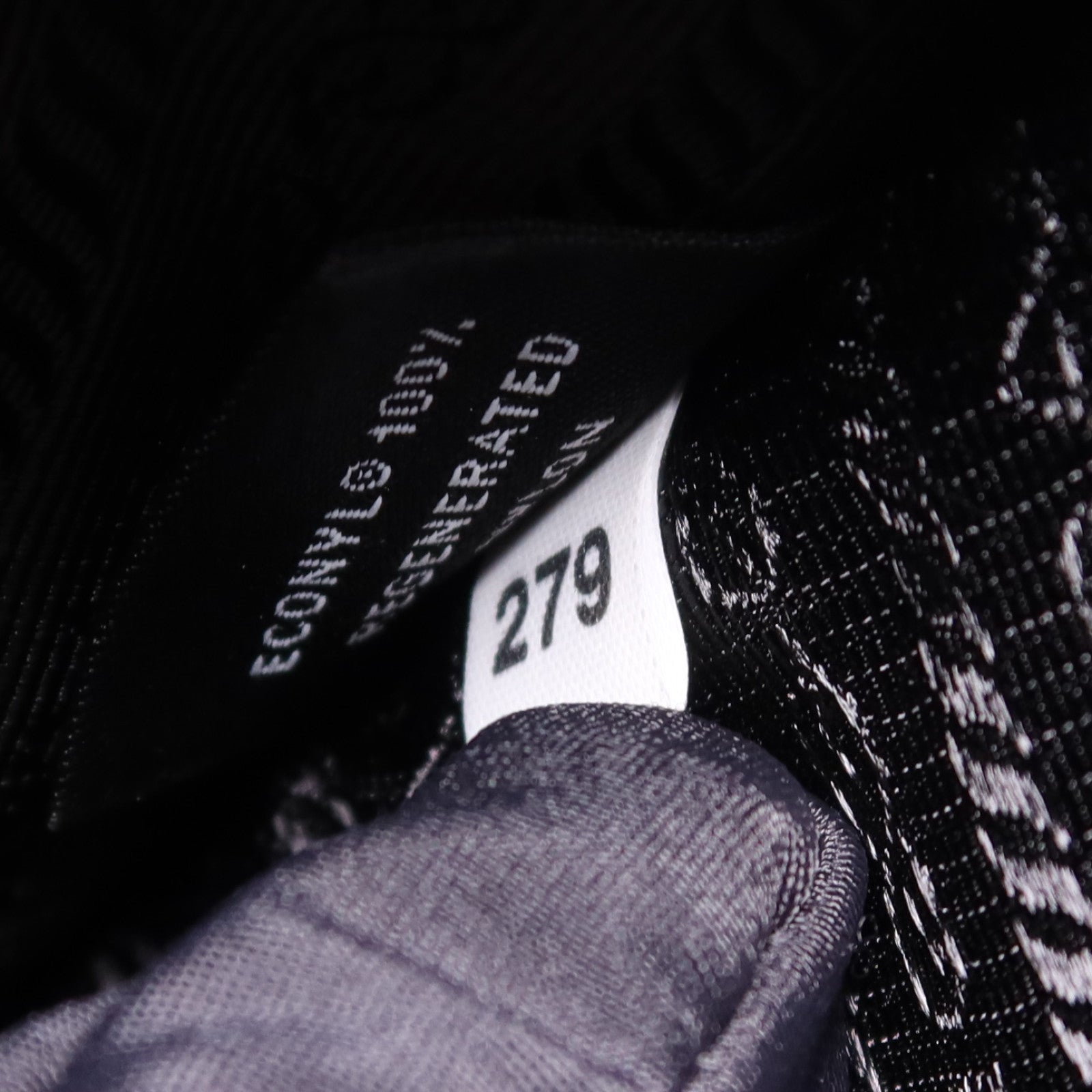 PRADA 尼龍Shoulder Bag銀扣肩背袋