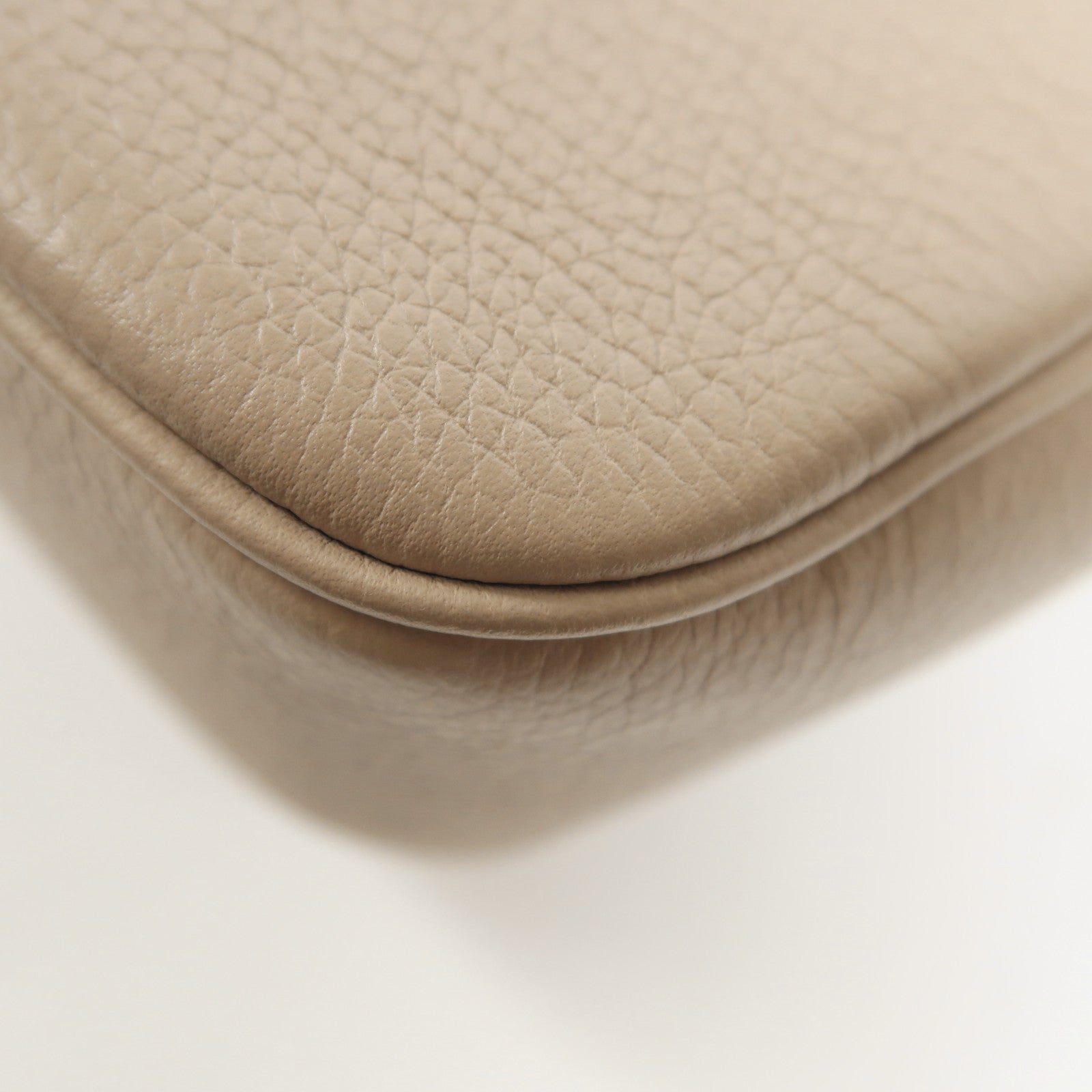 LOUIS VUITTON 牛皮皮革Lockme Tender金扣手挽肩背兩用袋