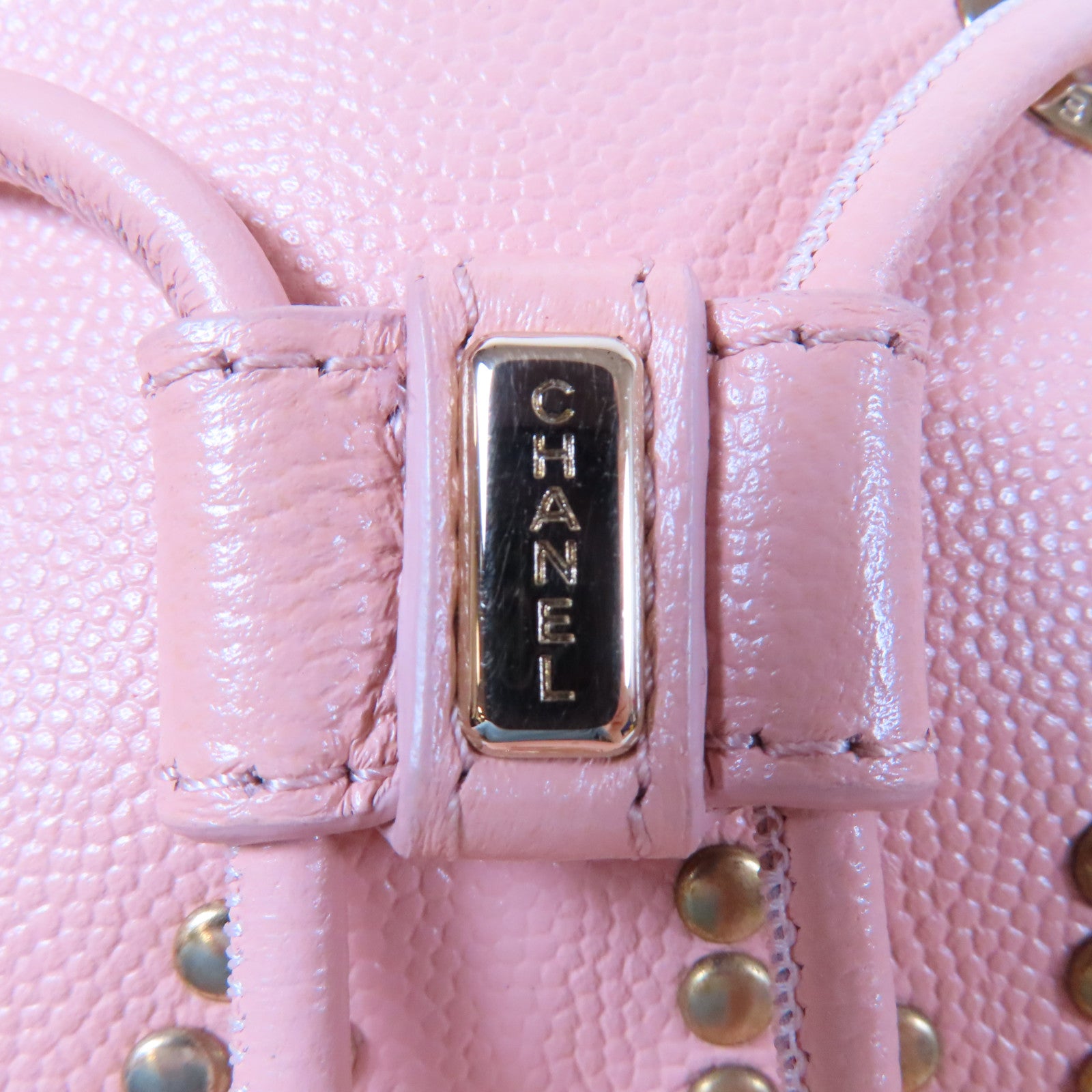 CHANEL Caviar皮革Deauville Drawstring Bucket金扣鏈帶肩背袋粉紅色
