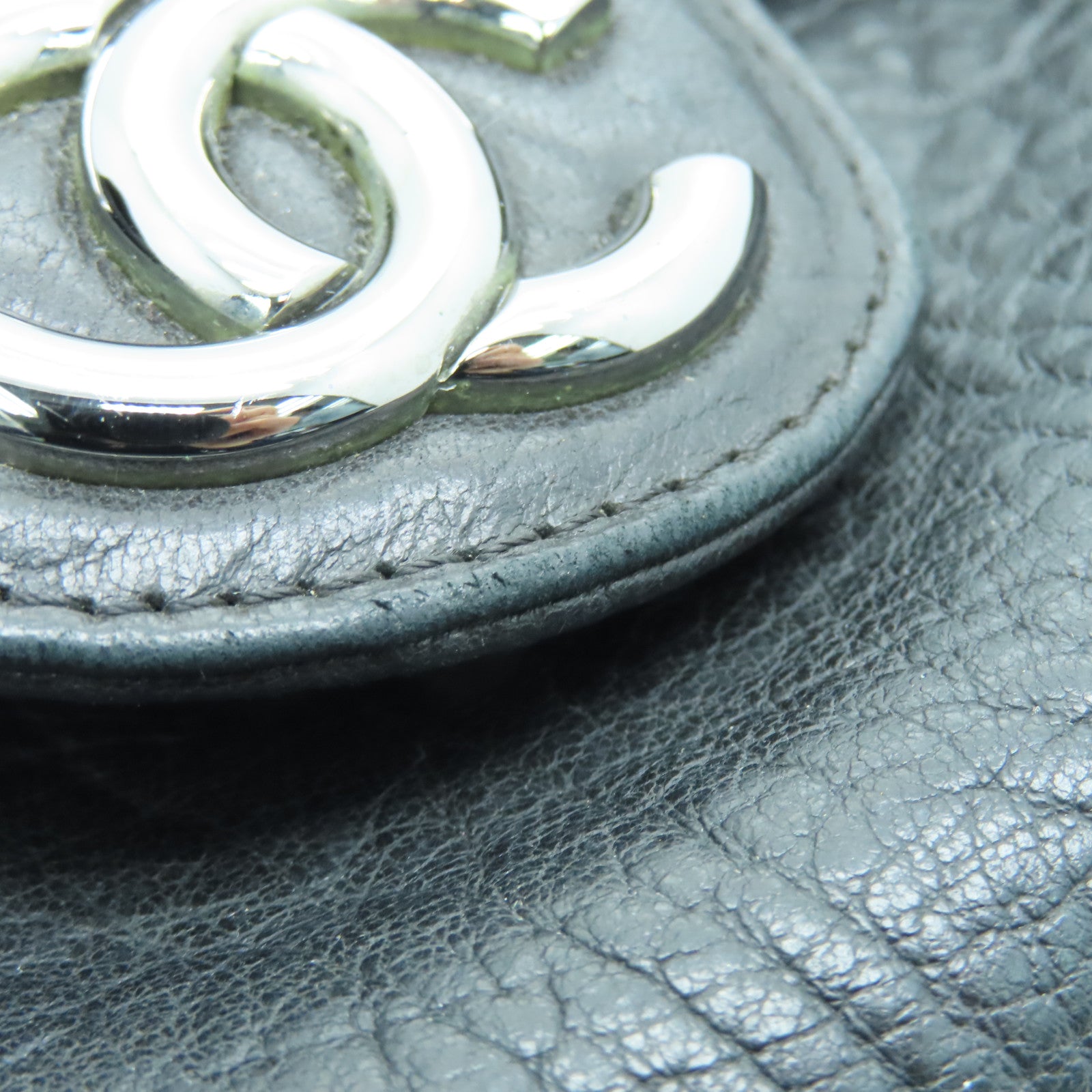 CHANEL 菱格牛皮皮革Shoulder Bag银扣肩背袋黑色