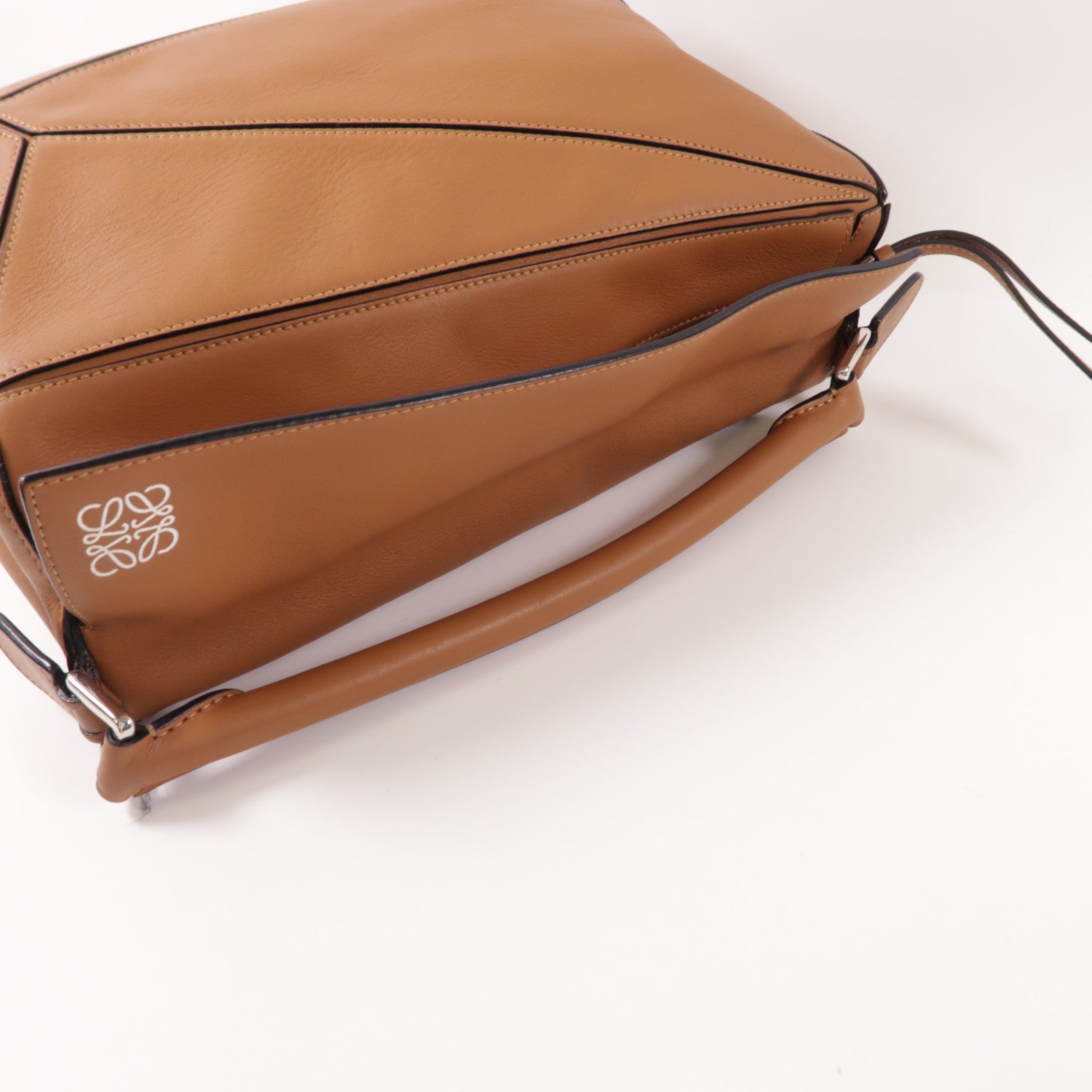 LOEWE 牛皮皮革Puzzle銀扣手挽肩背兩用袋