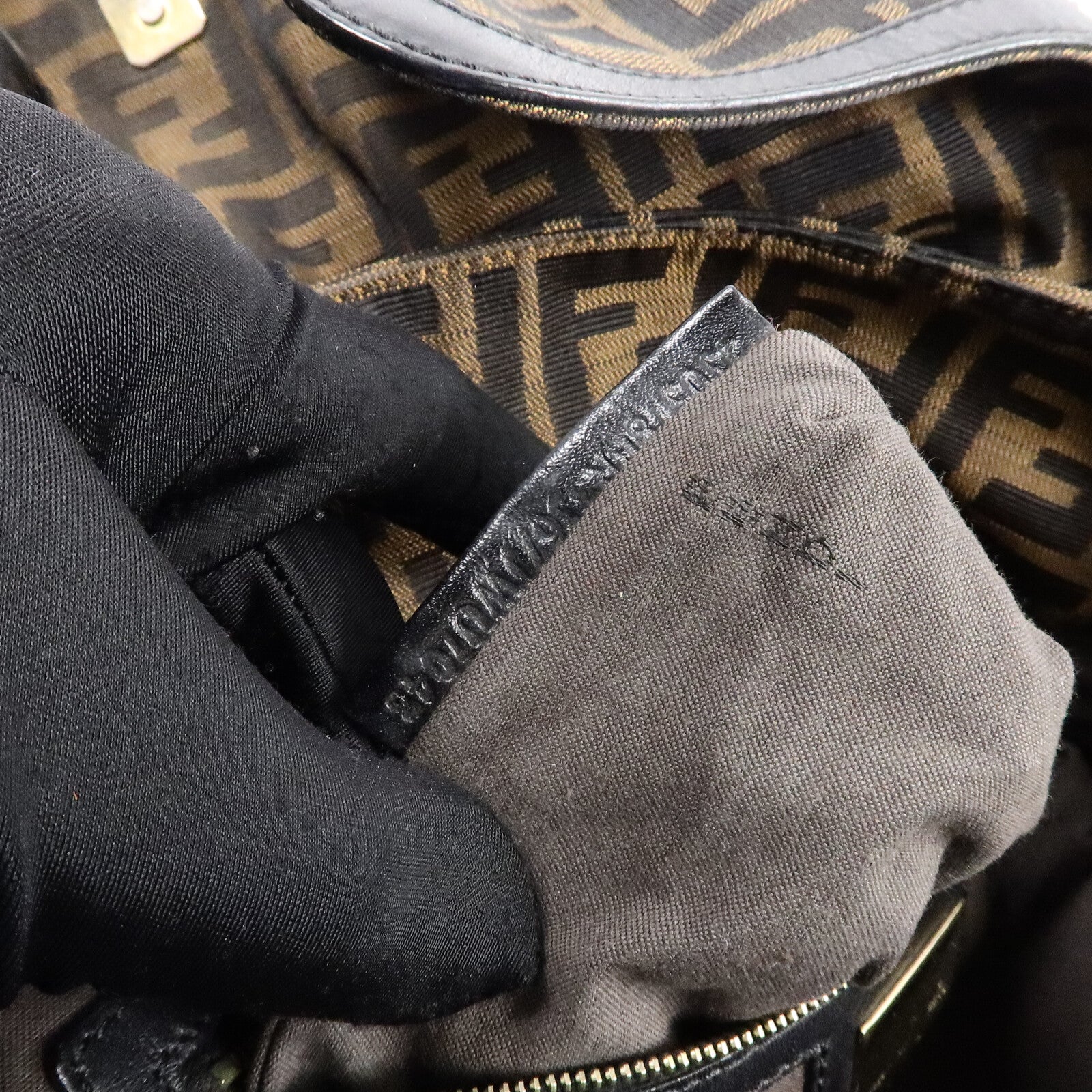 FENDI 帆布Chef Bag肩背袋