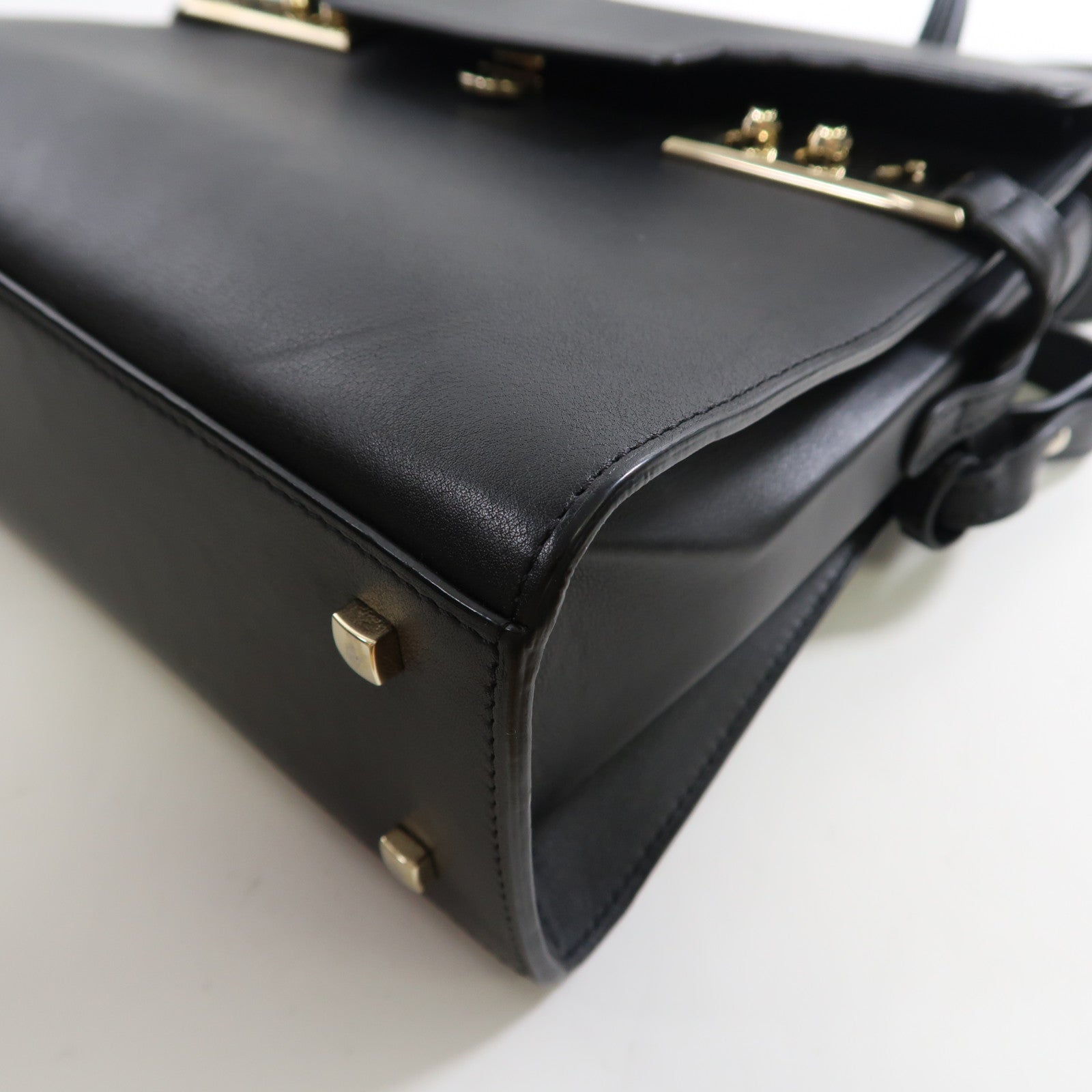 Delvaux 【激減優惠】牛皮皮革Delvaux Tempete MM金扣手挽肩背兩用袋黑色