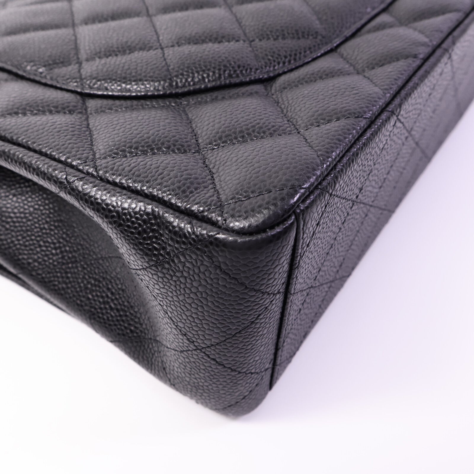 CHANEL 牛皮皮革Maxi Classic鏈帶肩背袋