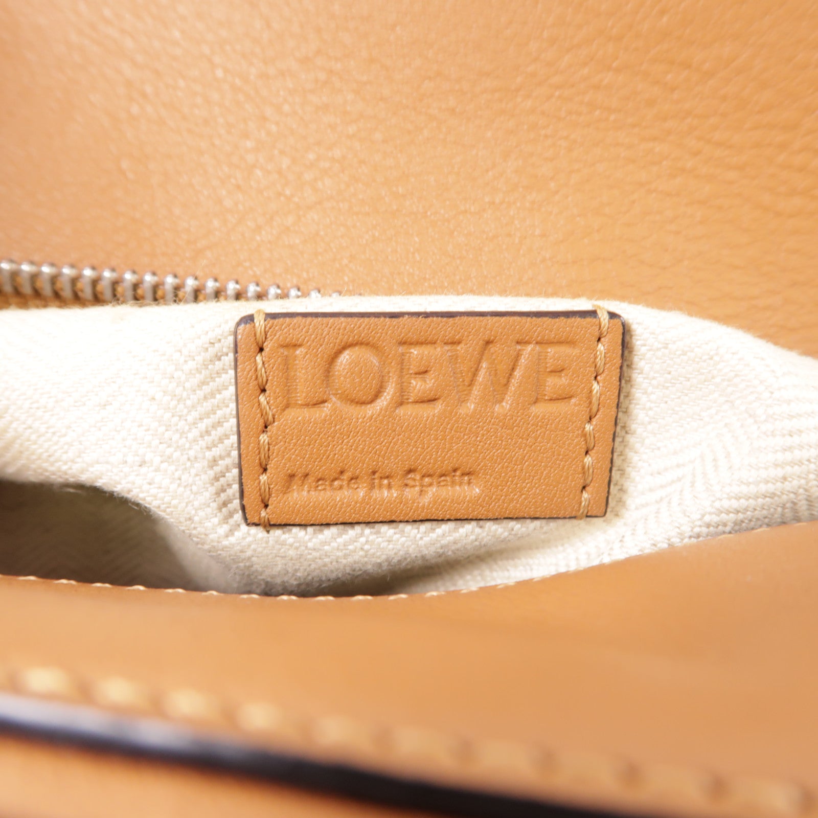 LOEWE 牛皮皮革Puzzle銀扣手挽肩背兩用袋