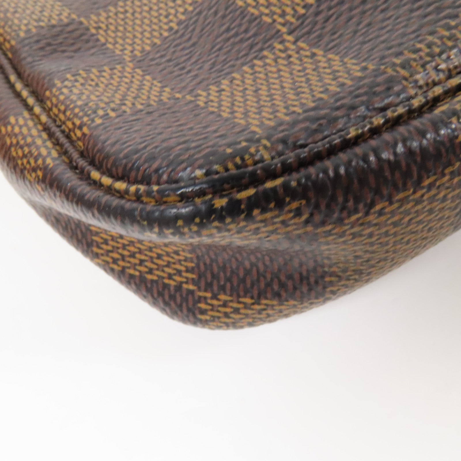 LOUIS VUITTON Damier Mini Pochette金扣鏈帶手挽袋