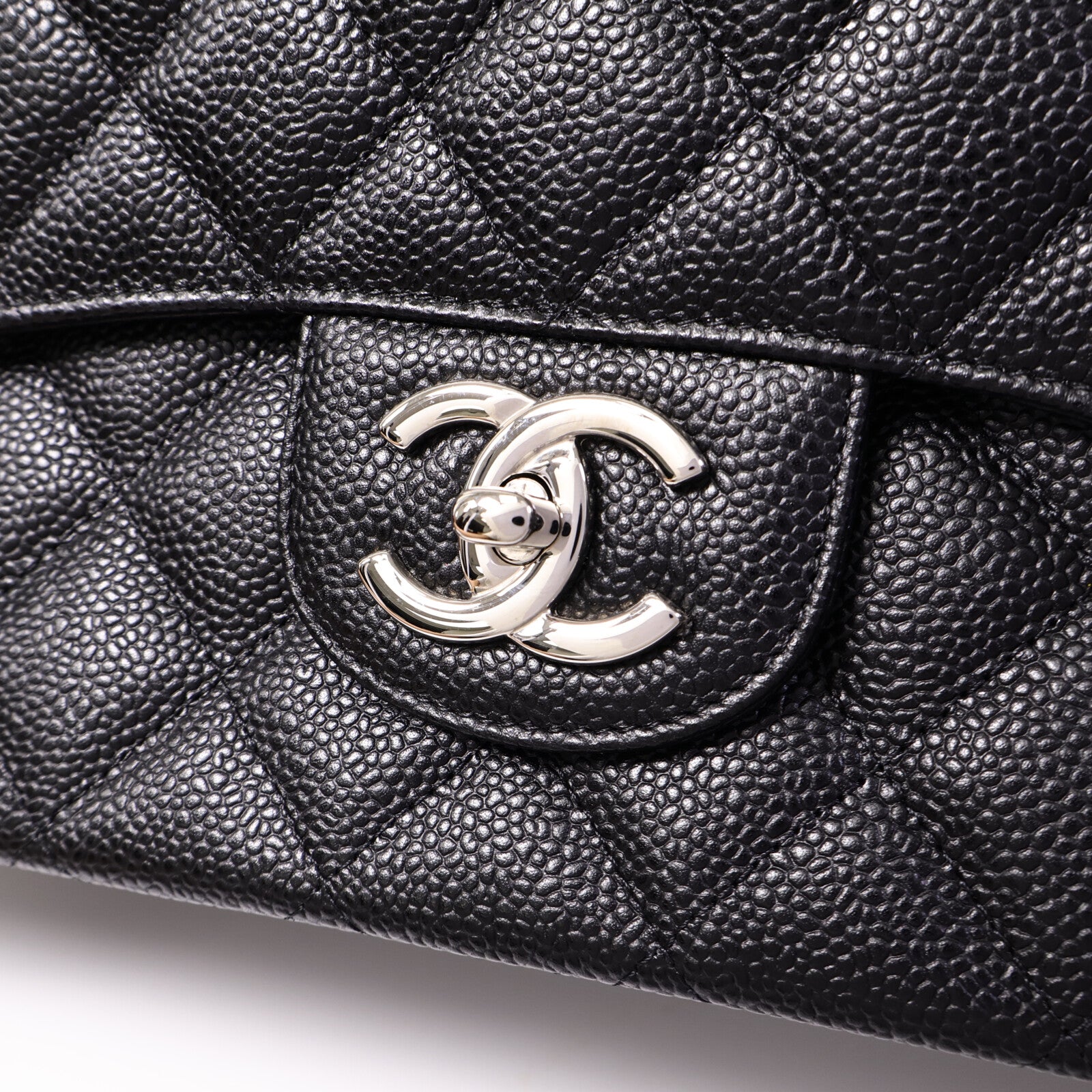 CHANEL 牛皮皮革Maxi Classic鏈帶肩背袋