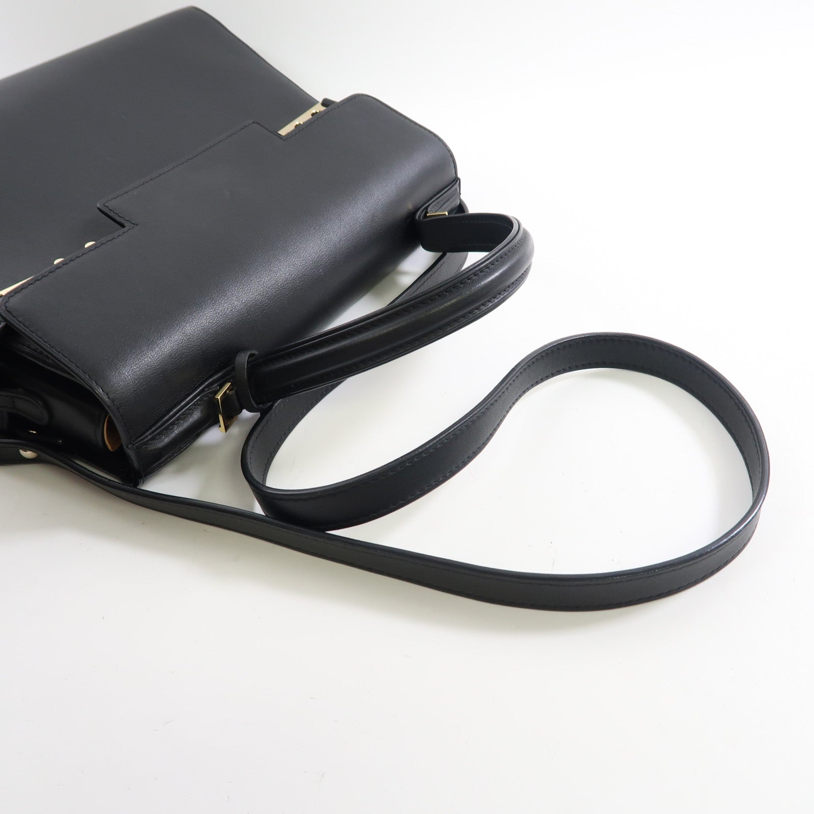 Delvaux 【激減優惠】牛皮皮革Delvaux Tempete MM金扣手挽肩背兩用袋黑色