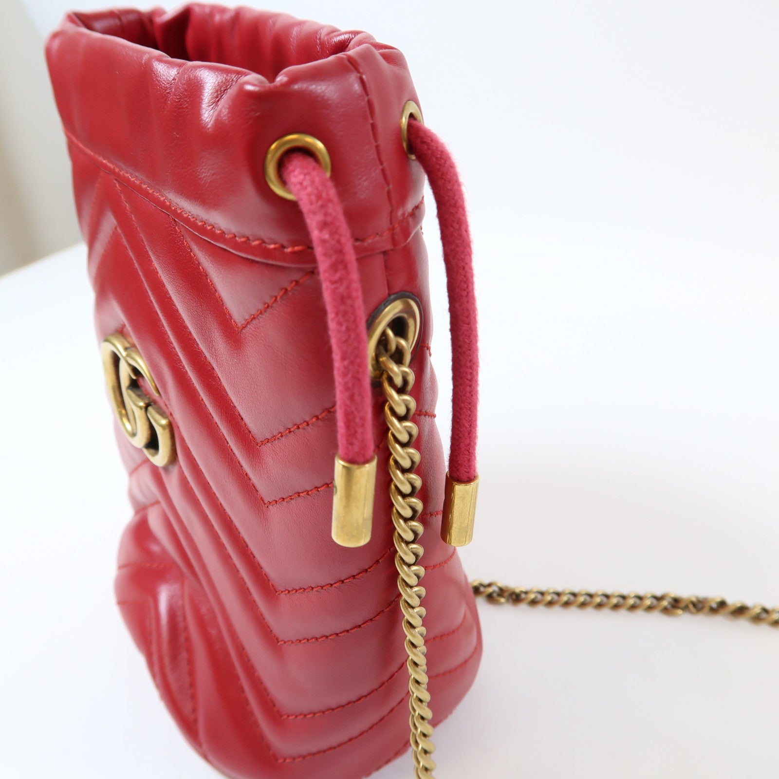 GUCCI 【激減優惠】牛皮皮革GG Marmont Bucket金扣鏈帶肩背袋紅色