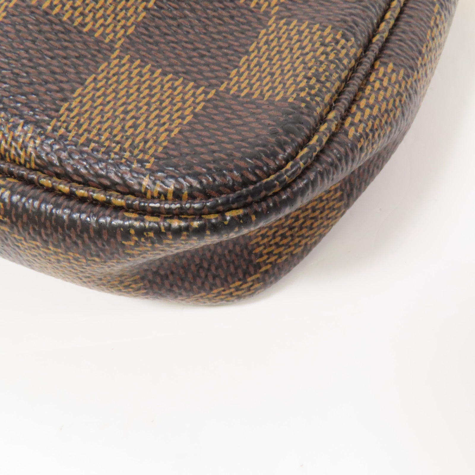 LOUIS VUITTON Damier Mini Pochette金扣鏈帶手挽袋