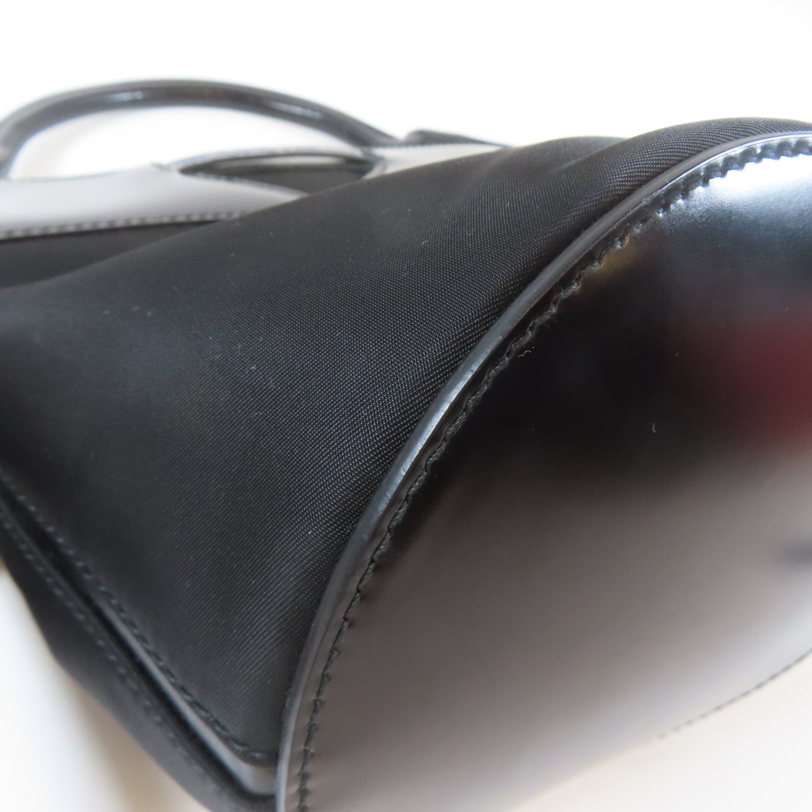 PRADA 牛皮皮革/尼龍Ouverture Bucket Bag銀扣手挽肩背兩用袋黑色