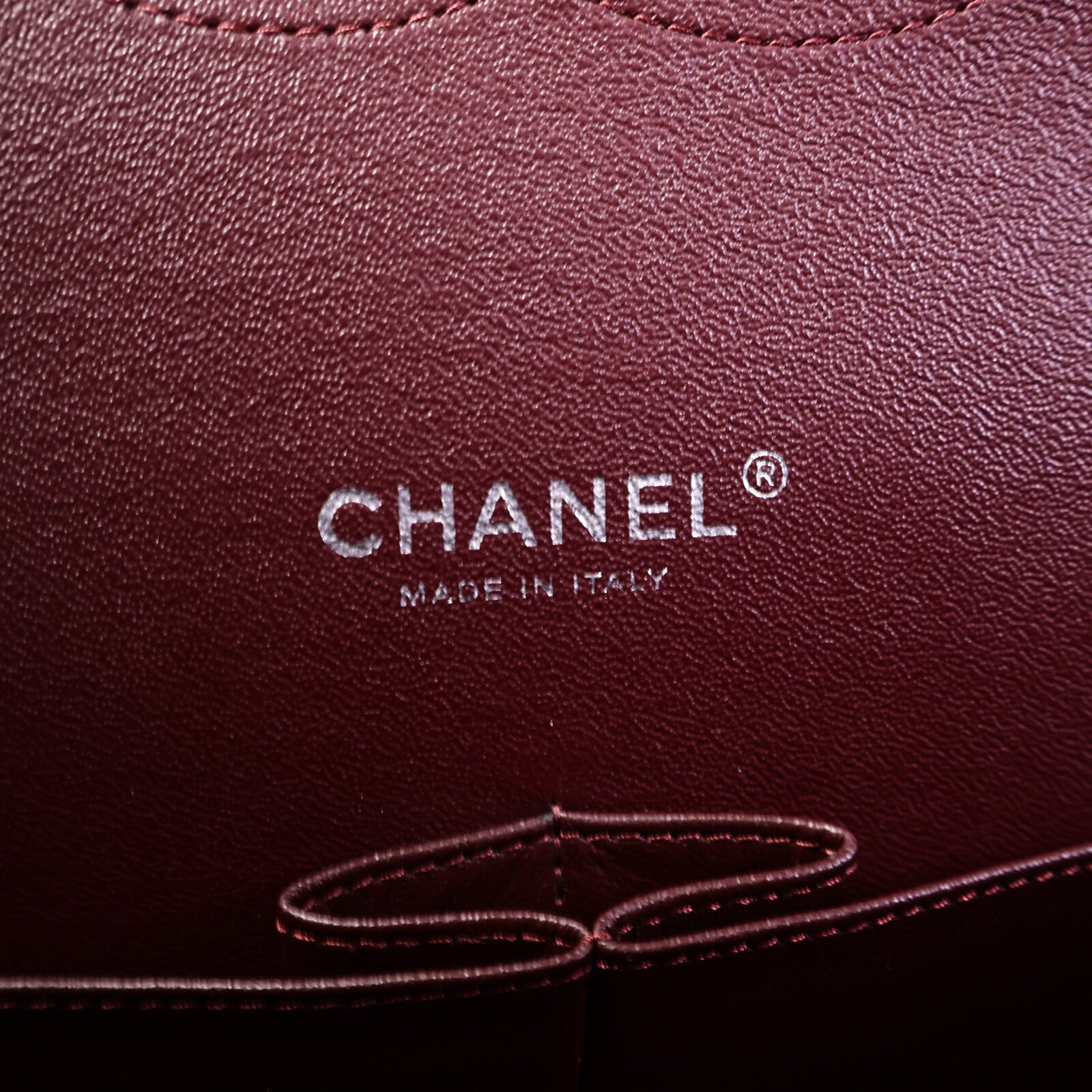 CHANEL 牛皮皮革Maxi Classic鏈帶肩背袋