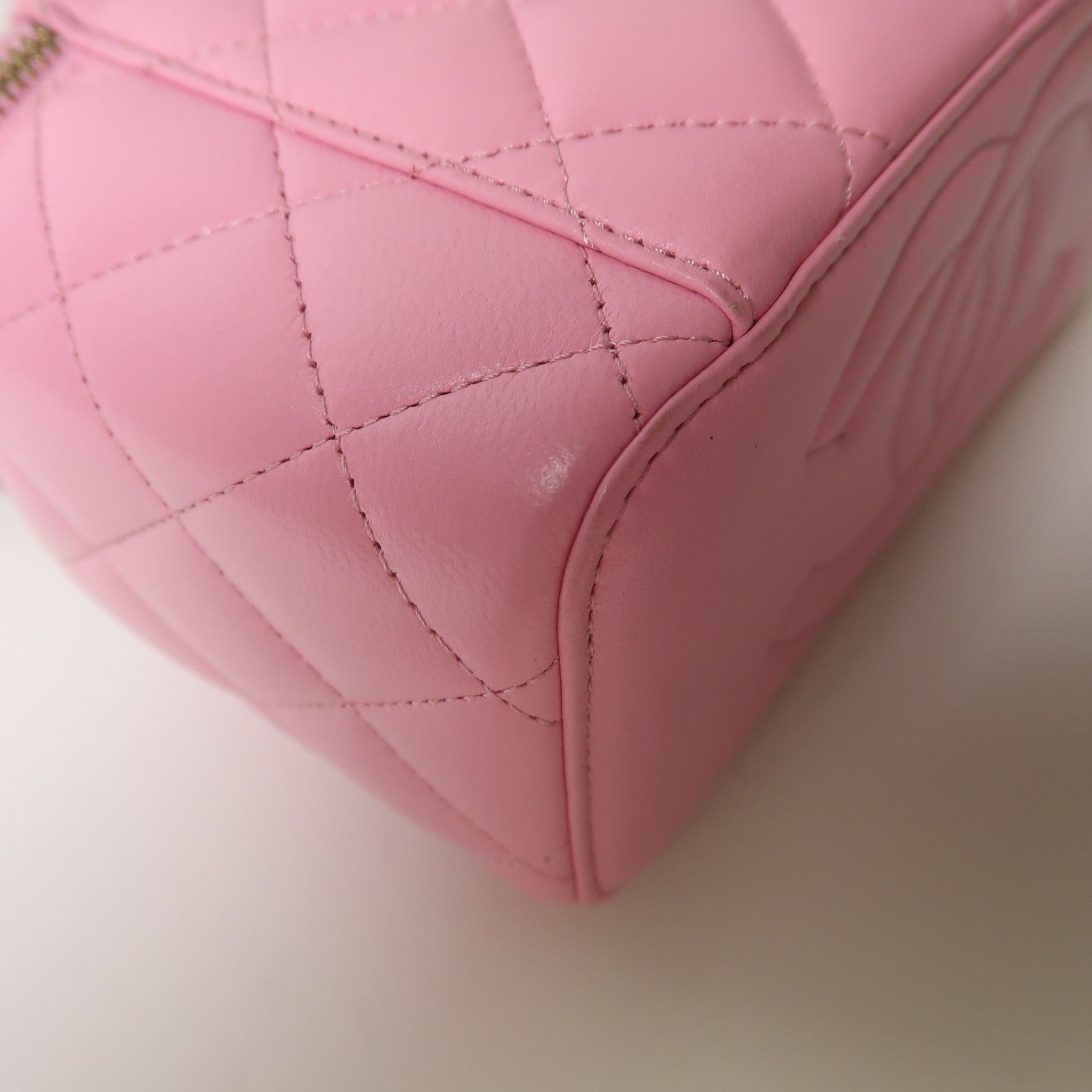 CHANEL 菱格羊皮皮革Vanity Case金釦鏈帶肩背袋粉紅色