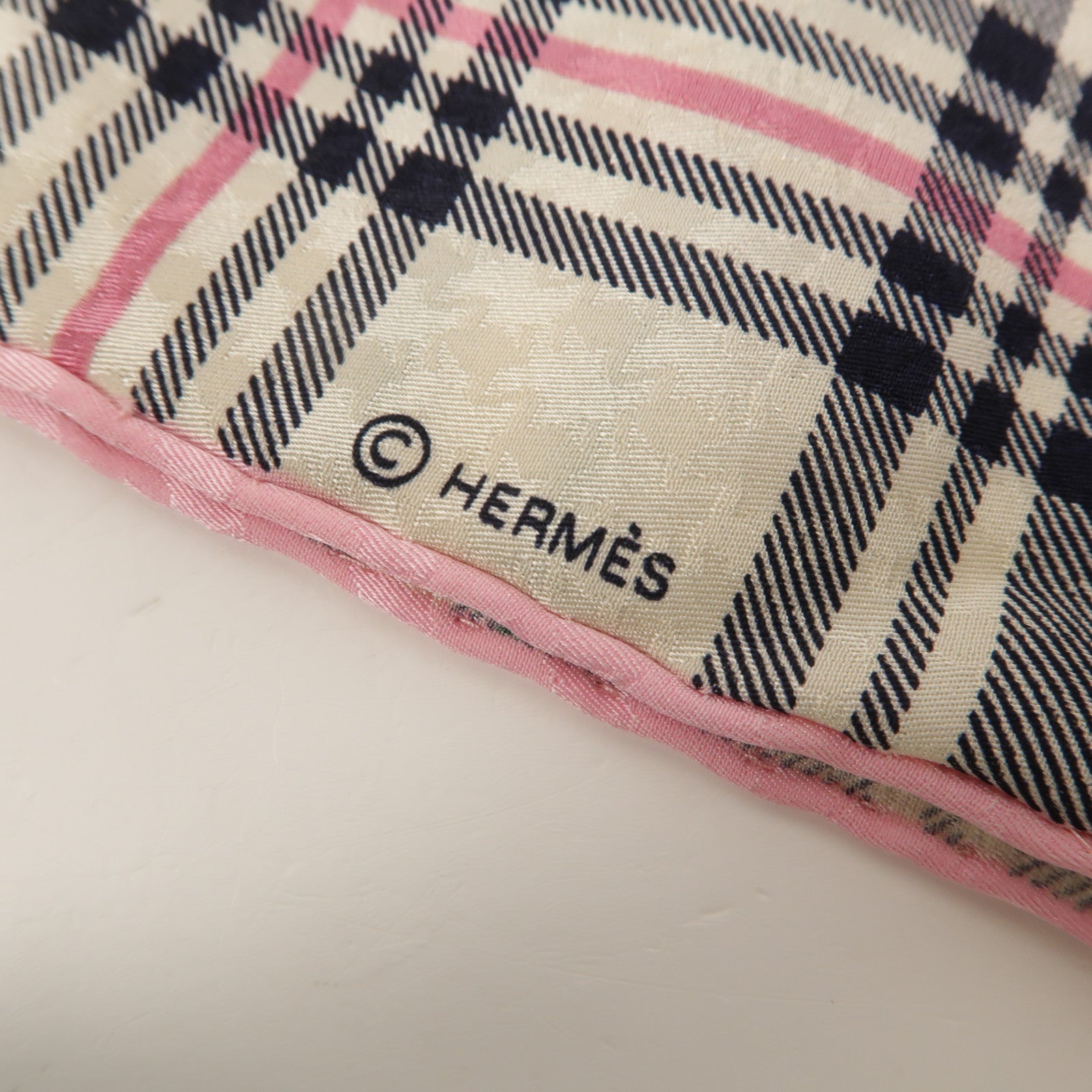 HERMES 【激減優惠】絲質Scarf 70x70絲巾