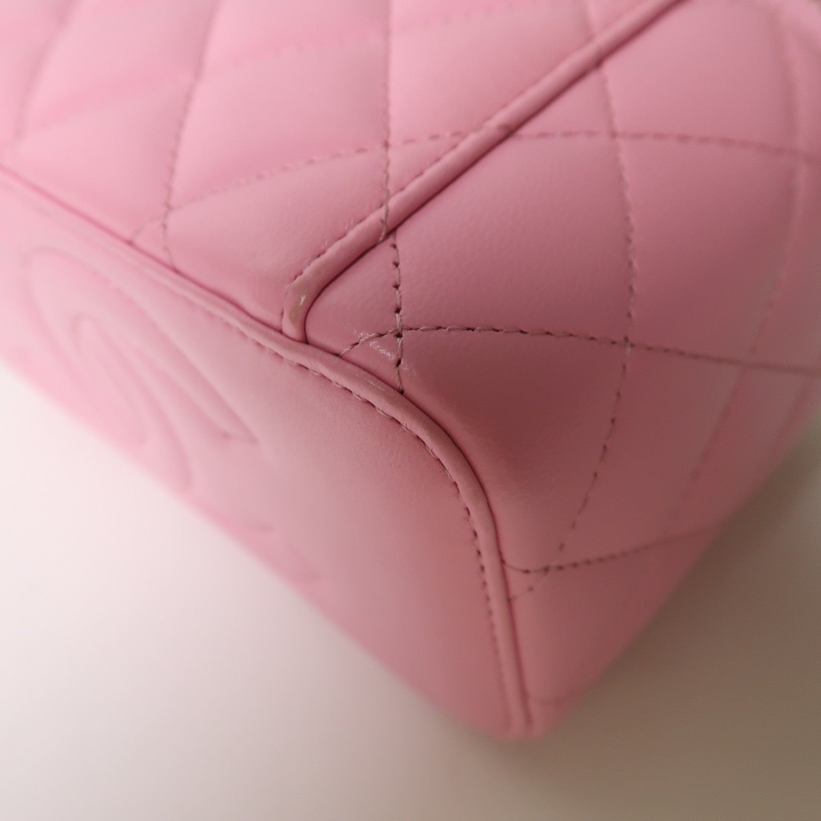 CHANEL 菱格羊皮皮革Vanity Case金釦鏈帶肩背袋粉紅色