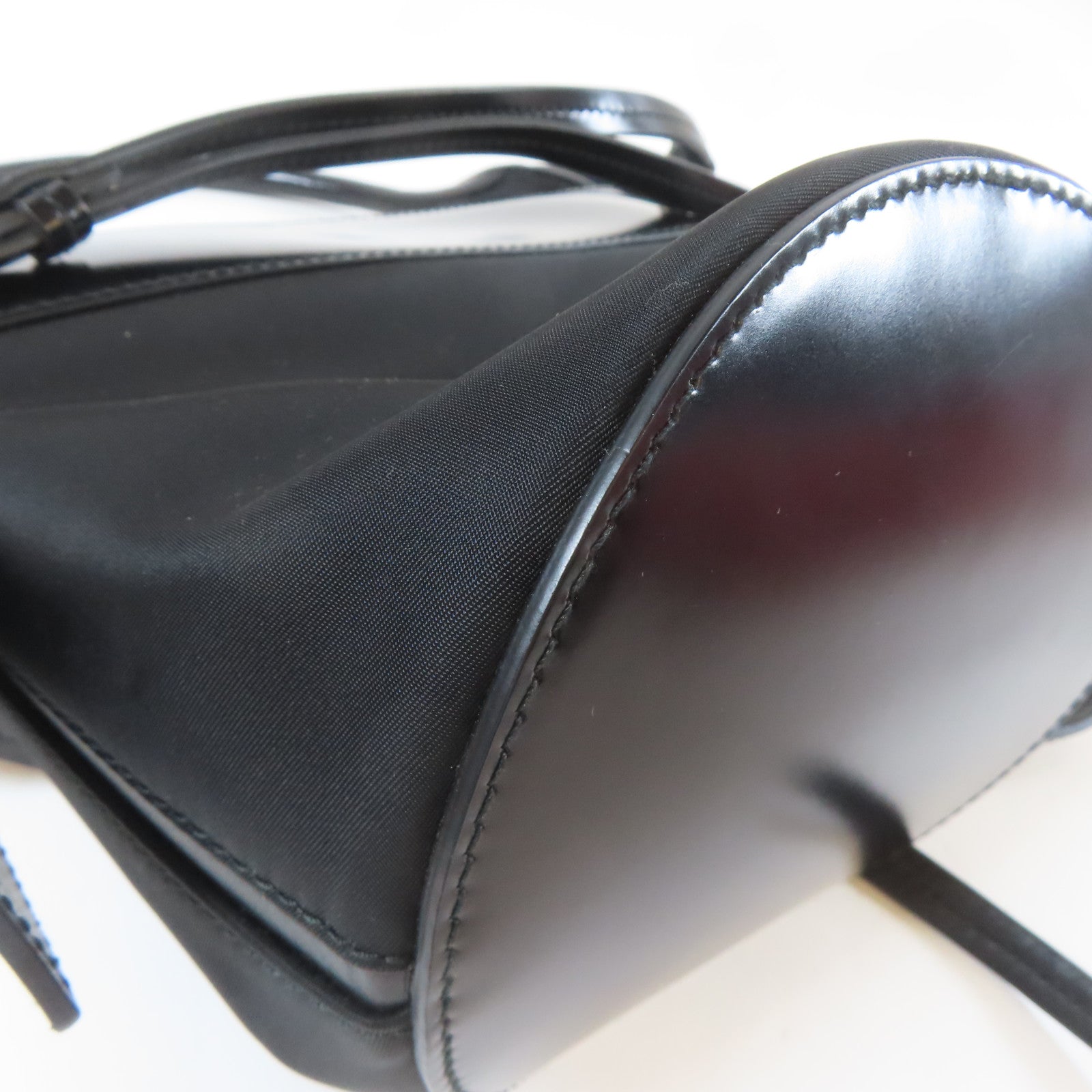 PRADA 牛皮皮革/尼龍Ouverture Bucket Bag銀扣手挽肩背兩用袋黑色