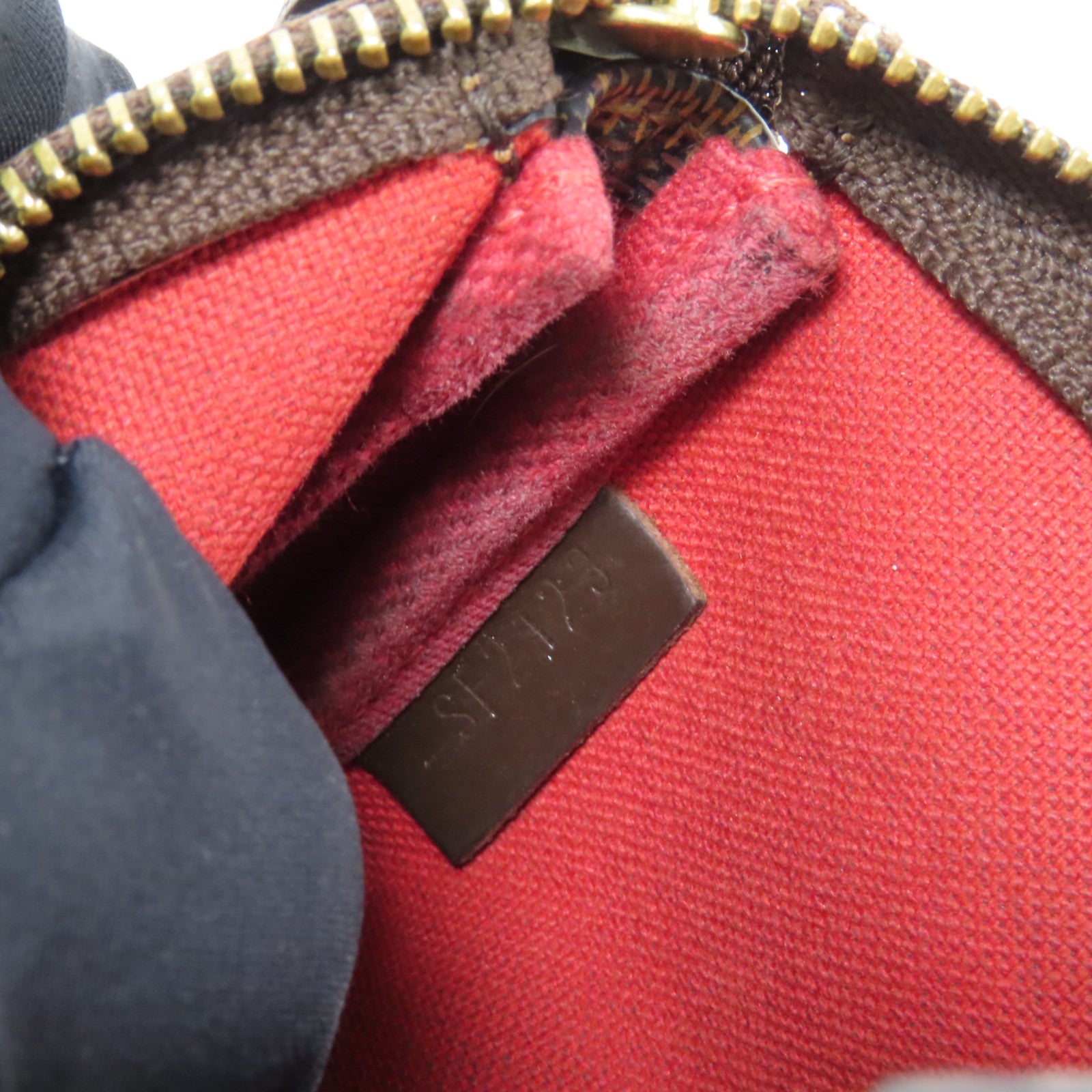 LOUIS VUITTON Damier Mini Pochette金扣鏈帶手挽袋