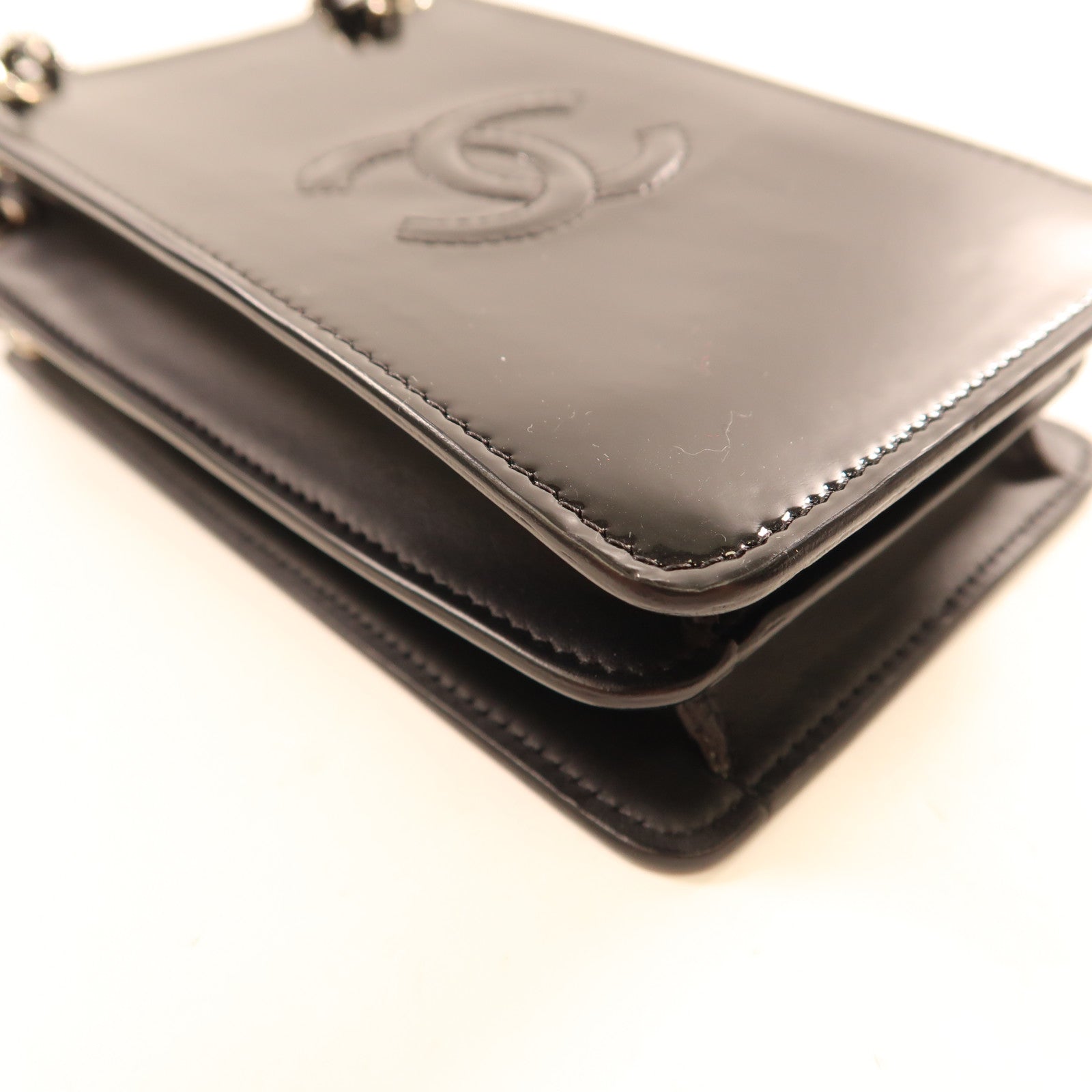 CHANEL 漆皮皮革Chain Shoulder金扣鏈帶肩背袋