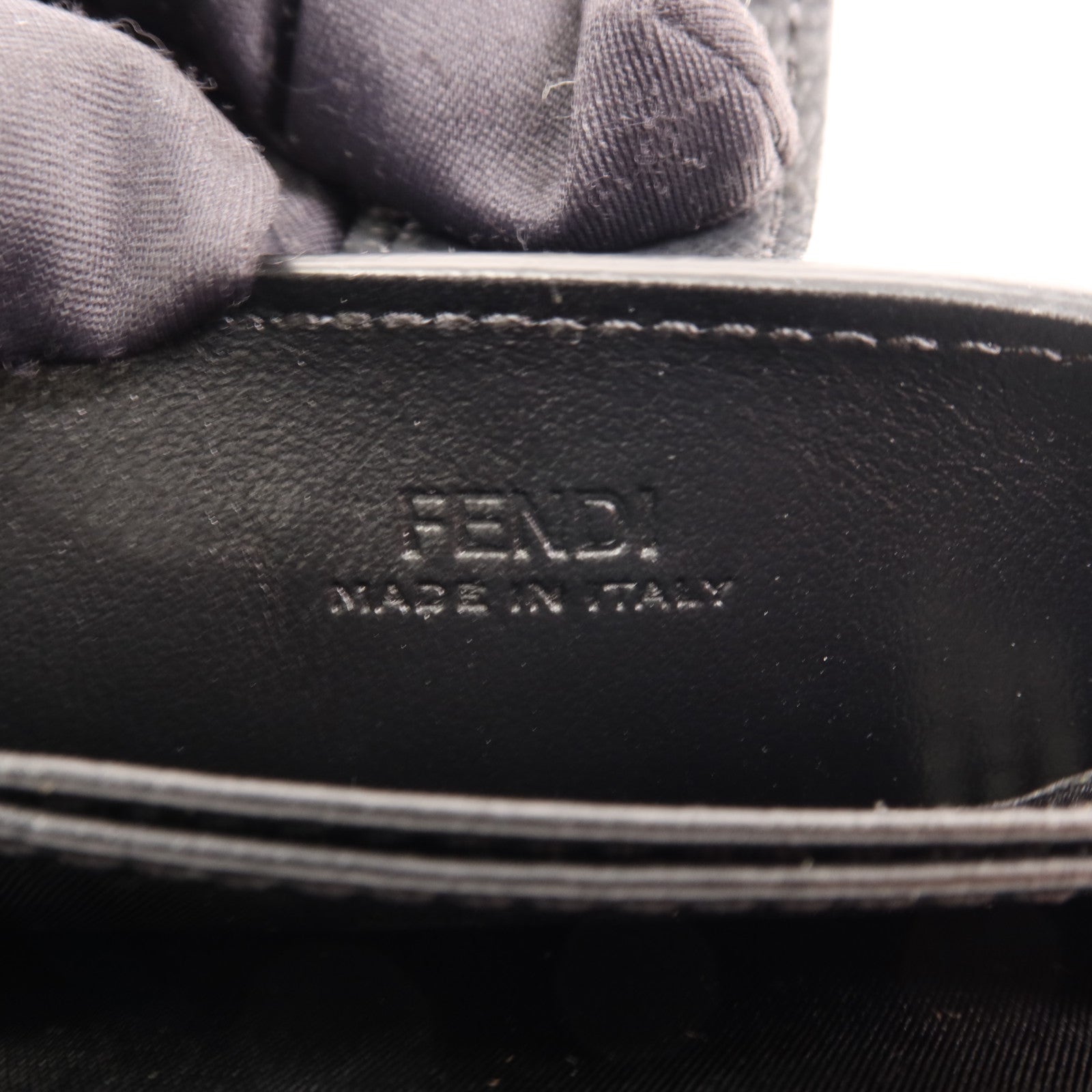 FENDI 牛皮皮革Flat F金扣卡片套