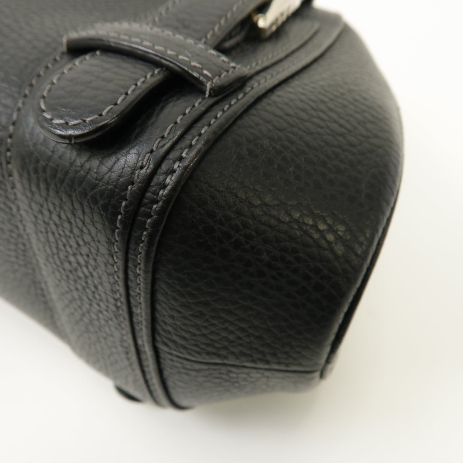 LOEWE 【激減優惠】牛皮皮革Hand Bag銀扣手挽袋黑色
