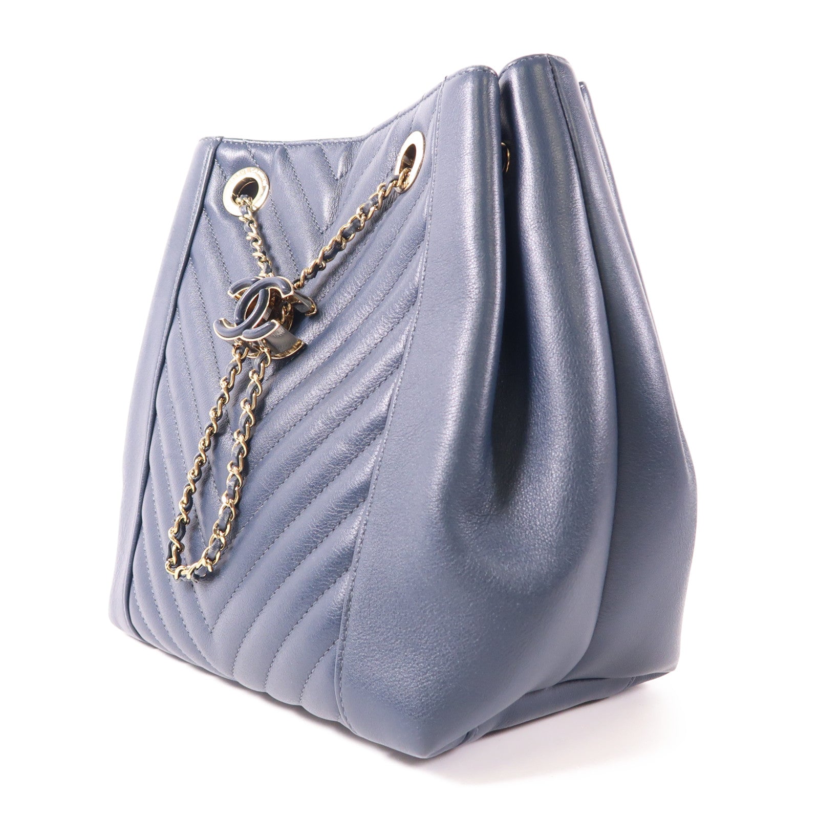 CHANEL 皮革Drawstring Bag金扣鏈帶肩背袋