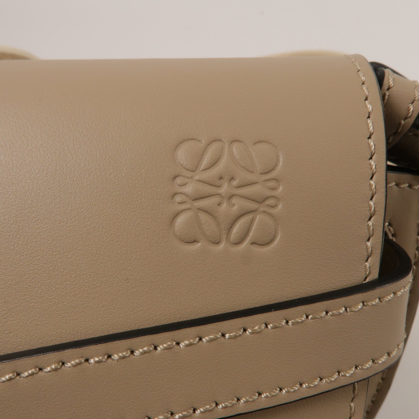 LOEWE 牛皮皮革Mini Gate肩背袋