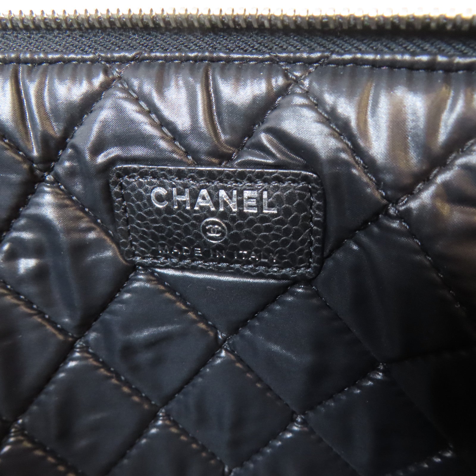 CHANEL 菱格Caviar皮革Pouch銀扣手拿包黑色