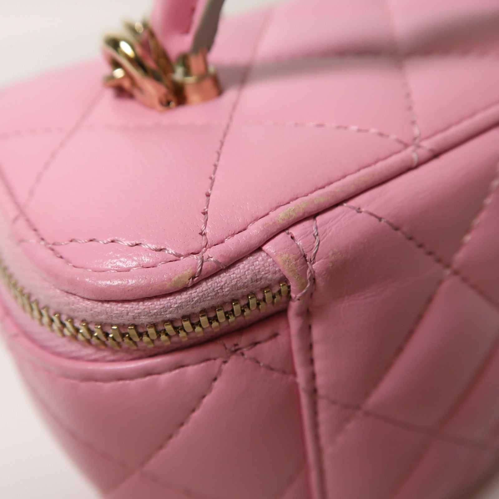 CHANEL 菱格羊皮皮革Vanity Case金釦鏈帶肩背袋粉紅色