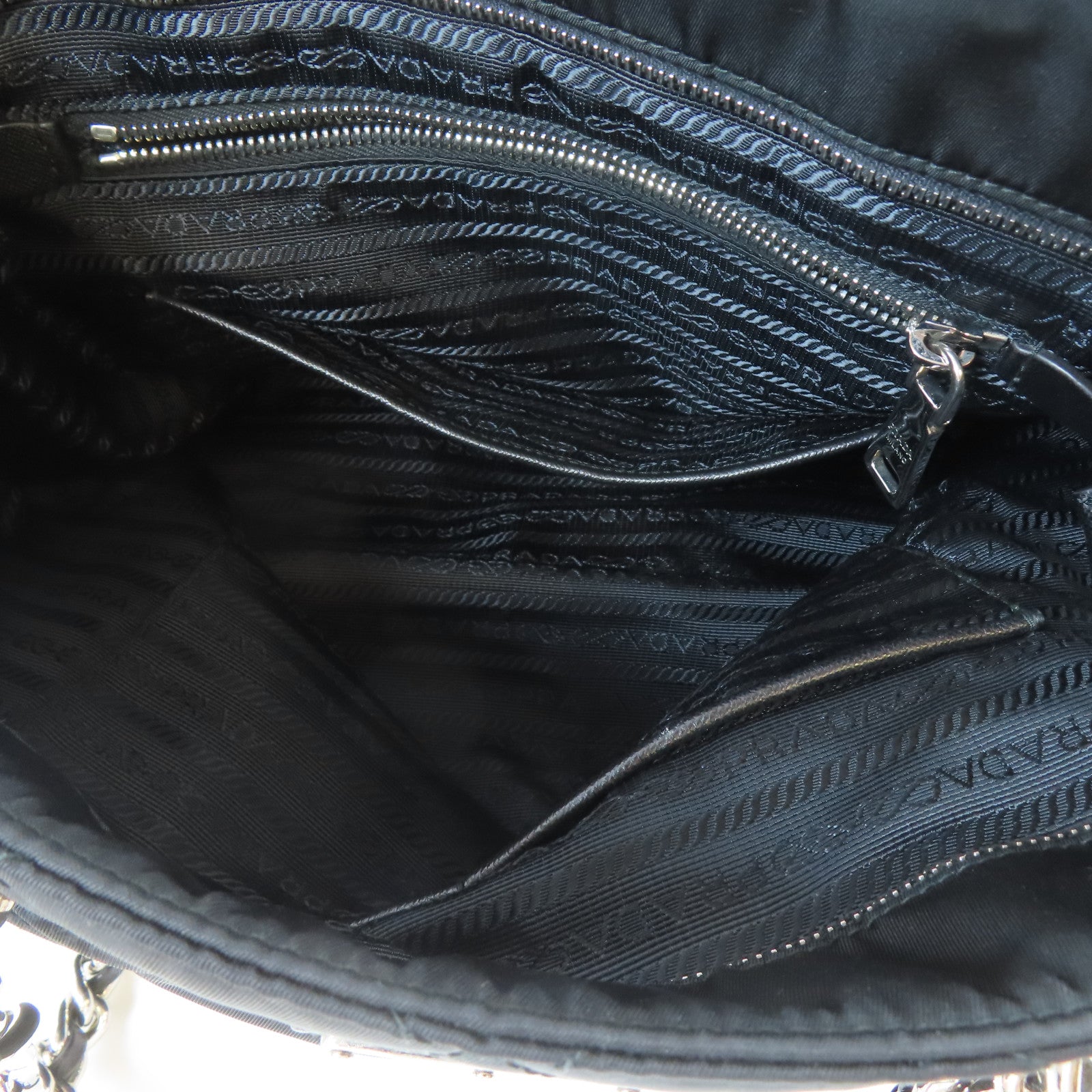 PRADA 尼龍Tote Bag銀扣鏈帶肩背袋黑色